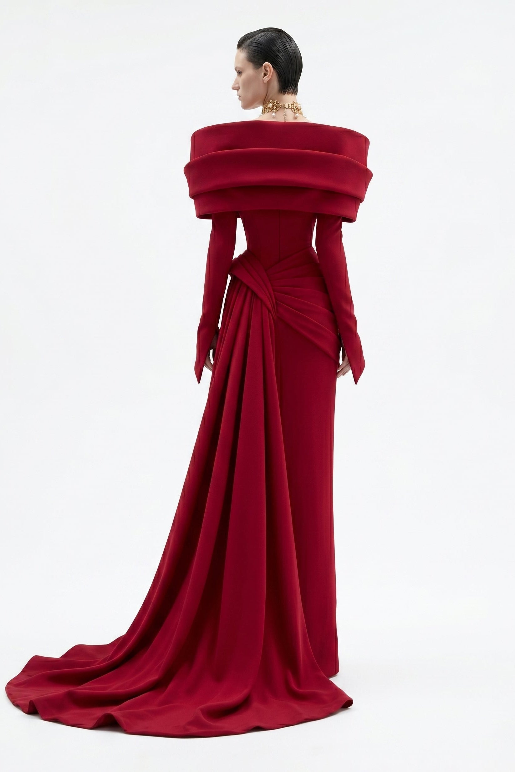 فؤاد سركيس F3049 – فستان سهرة طويل الأكمام مكشوف الكتفين باللون القرمزي مع درابيه