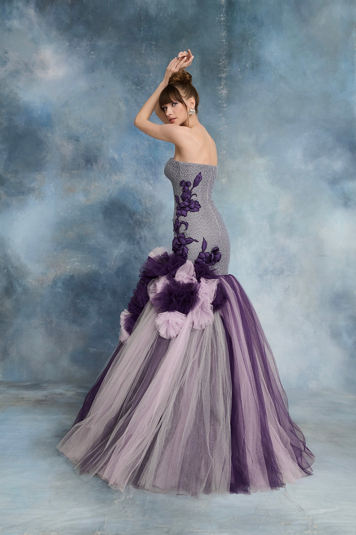 نور فتح الله N0718 - فستان تول زهري وأرجواني مع تطريزات زهرية