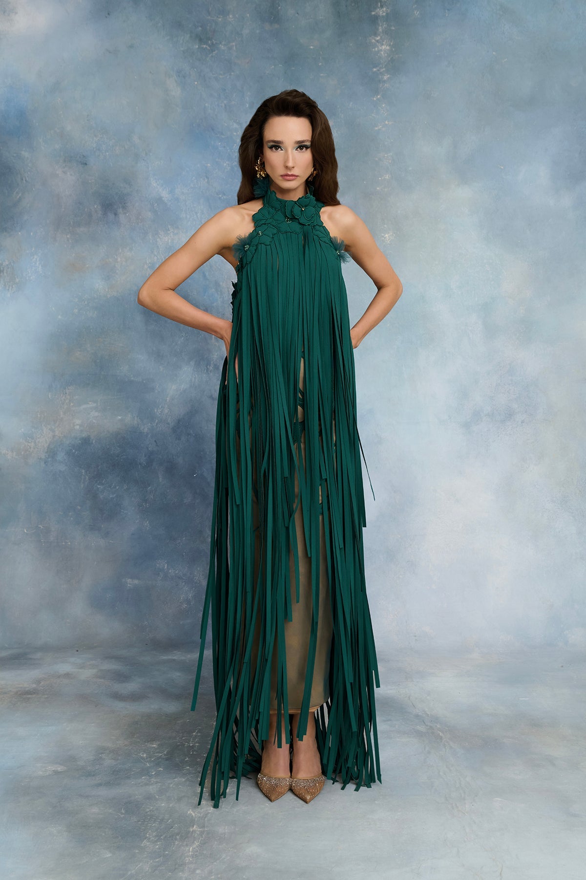 نور فتح الله N0730 - فستان هالتر زمردي مع شراريب متدفقة