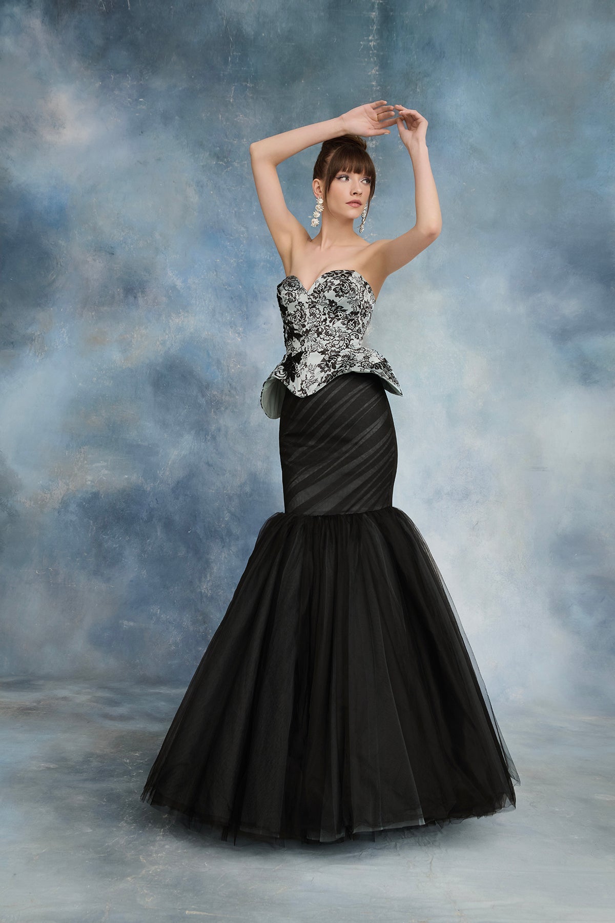 نور فتح الله N0732 - فستان كورسيه مكون من قطعتين مع تنورة تول على شكل حورية البحر