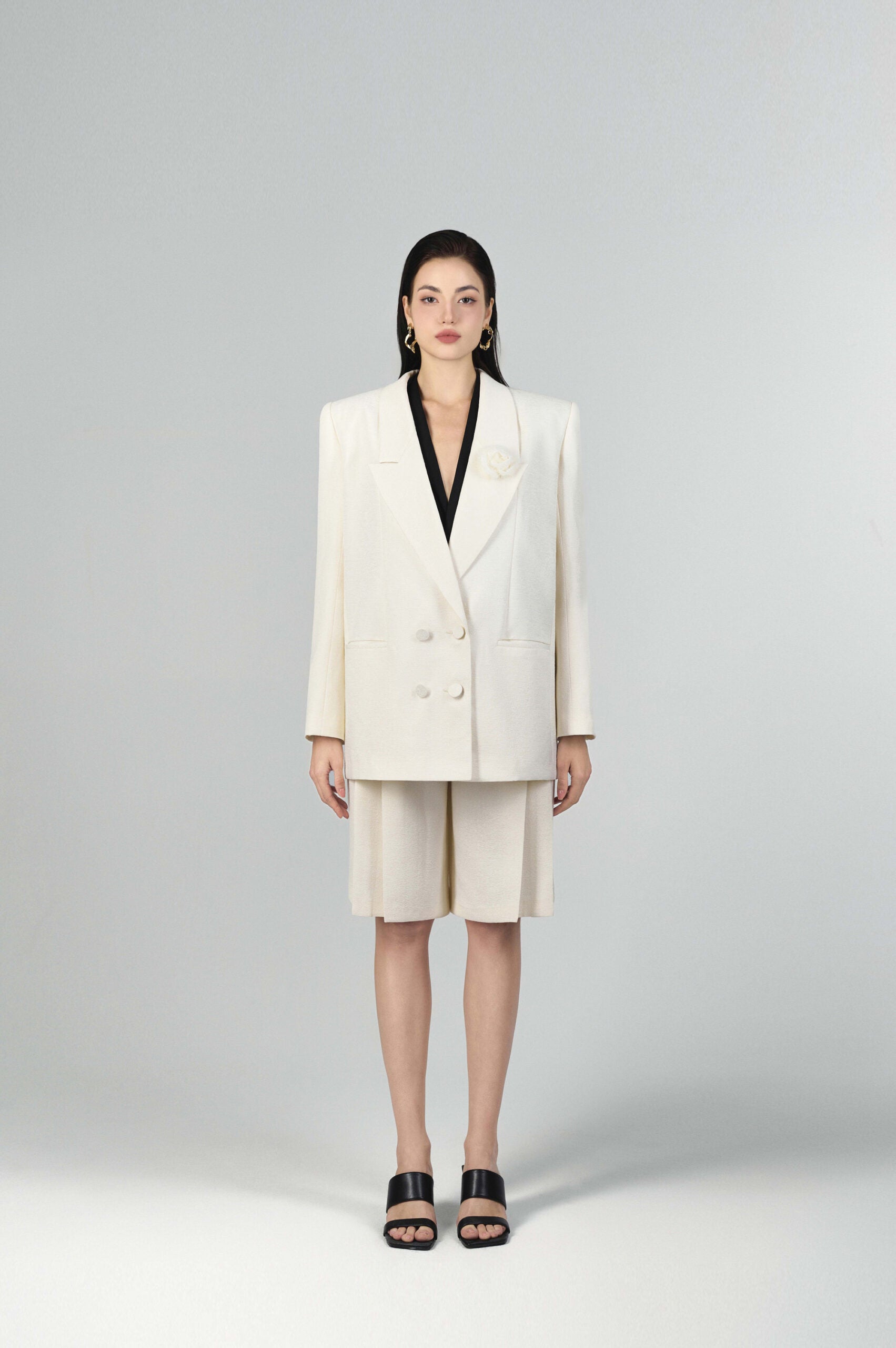 Abigail High-waisted Bermuda Shorts