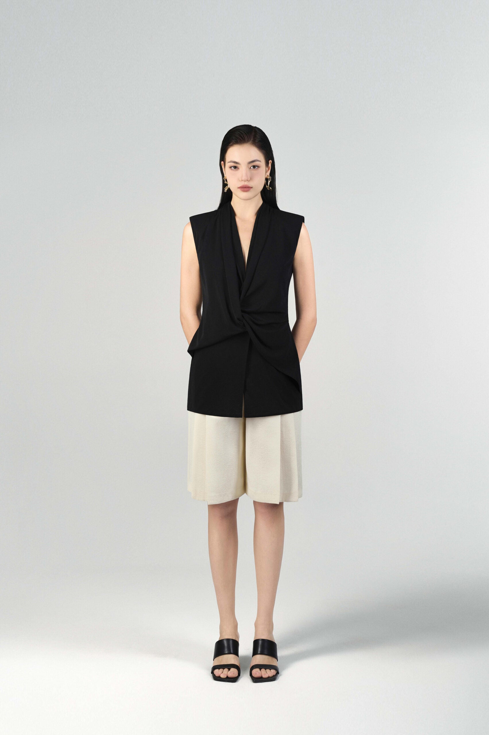 Abigail High-waisted Bermuda Shorts