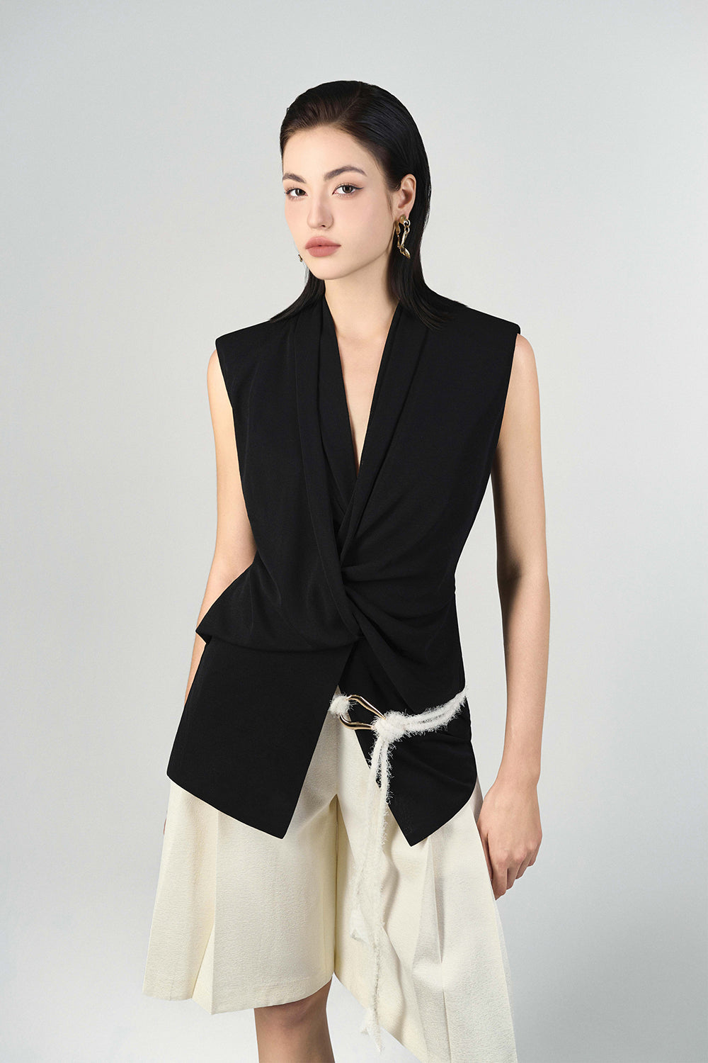 Abigail High-waisted Bermuda Shorts