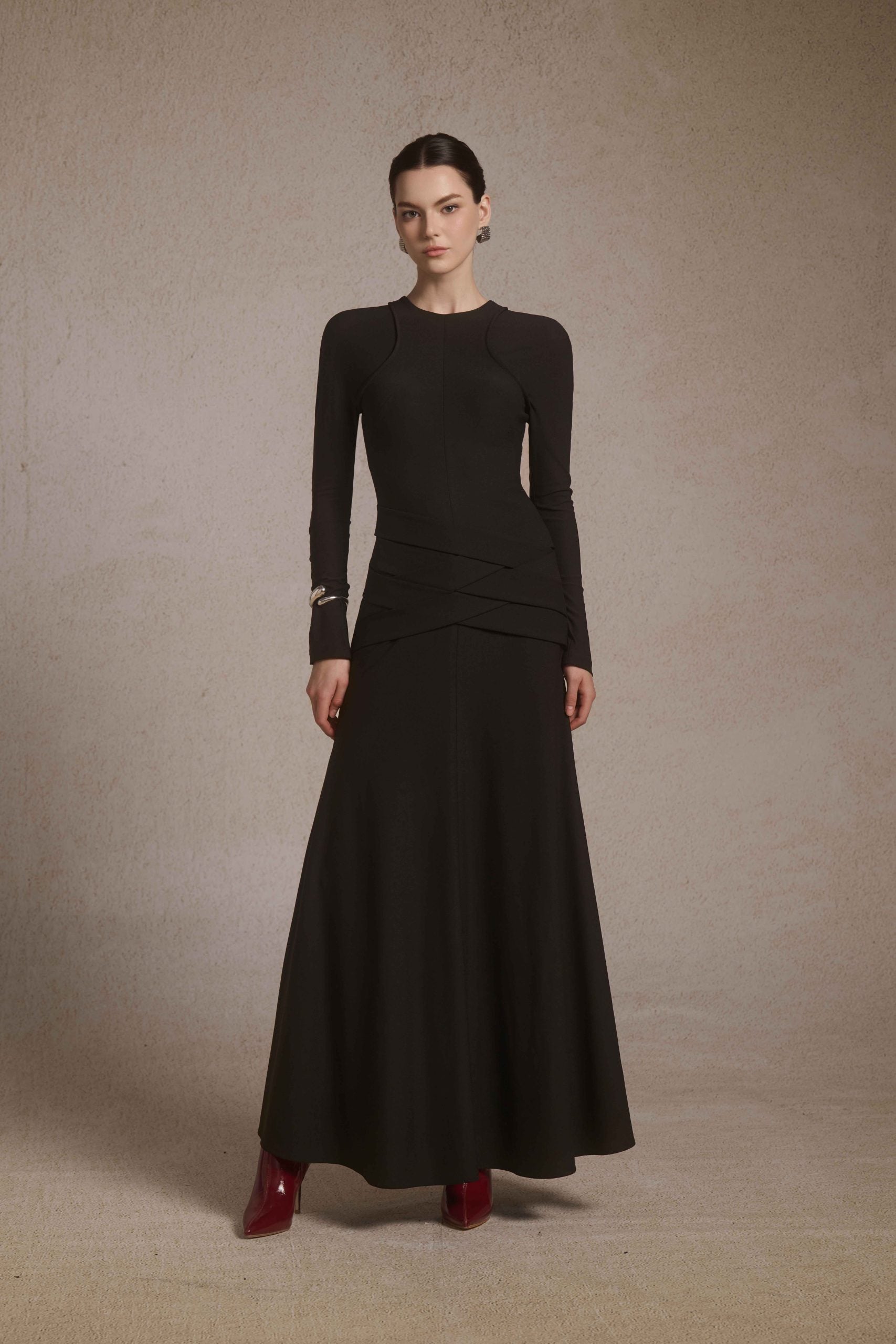 Nyra Lace-Up Midi in Black