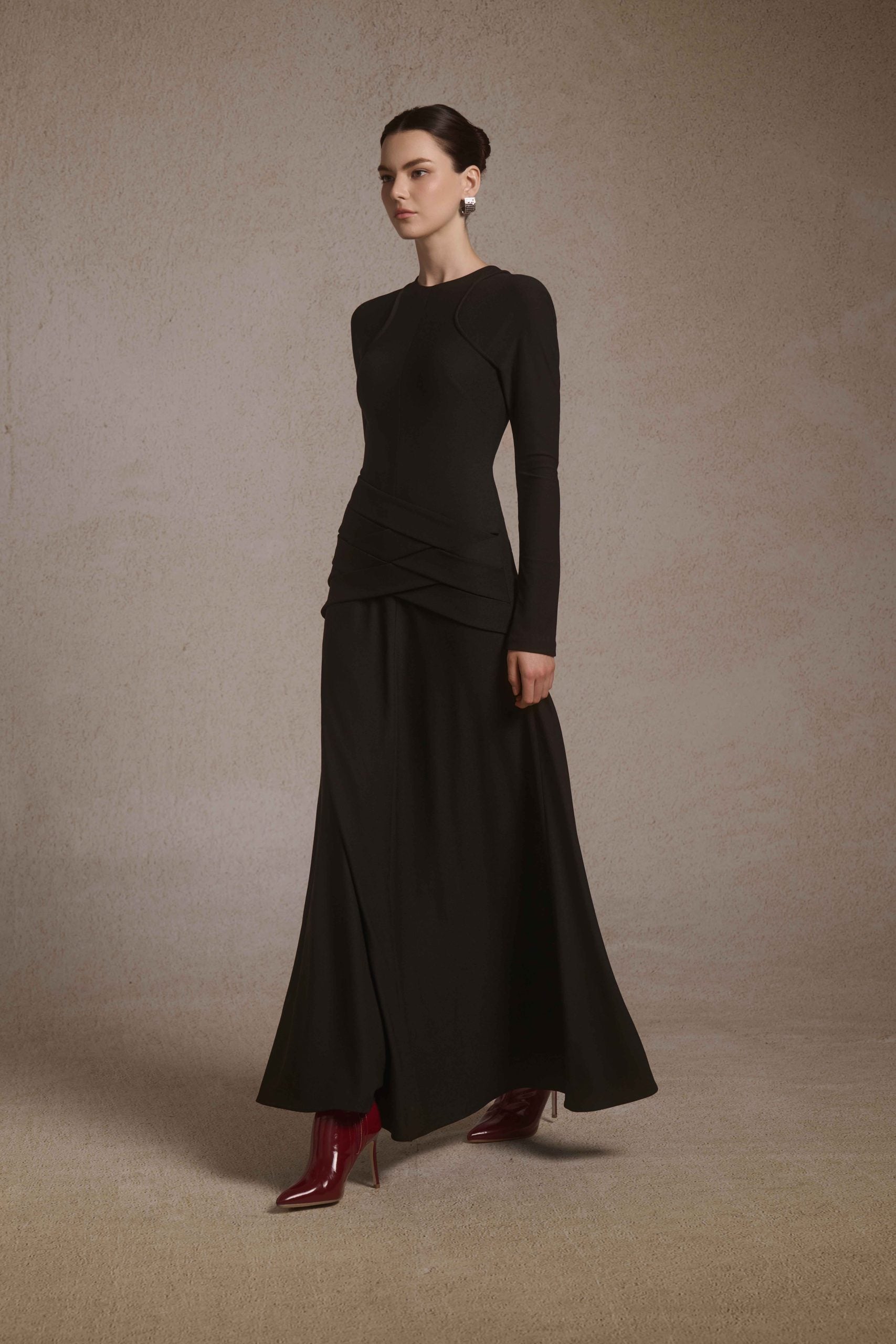 Nyra Lace-Up Midi in Black