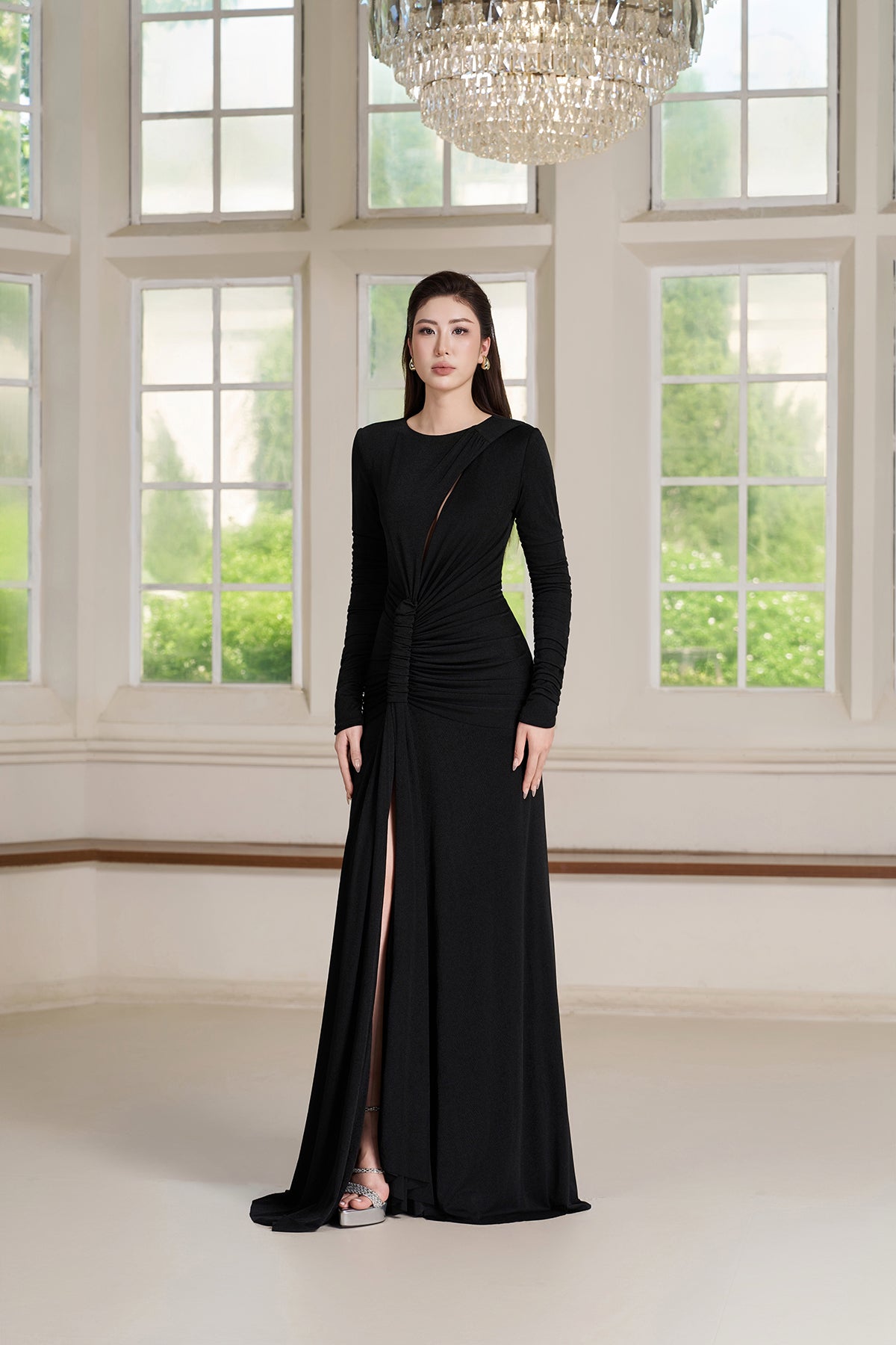 Vee Dress – Black Maxi Dress