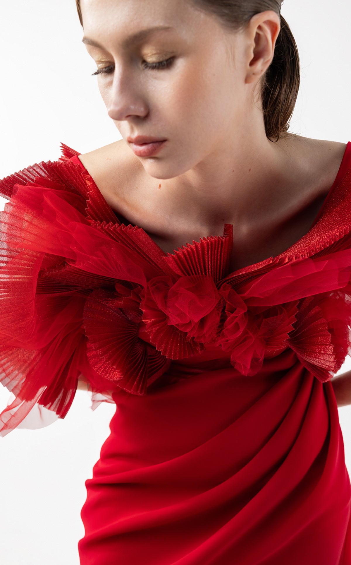 Crimson Whisper Red Crepe and Ethereal Tulle Evening Gown G2001