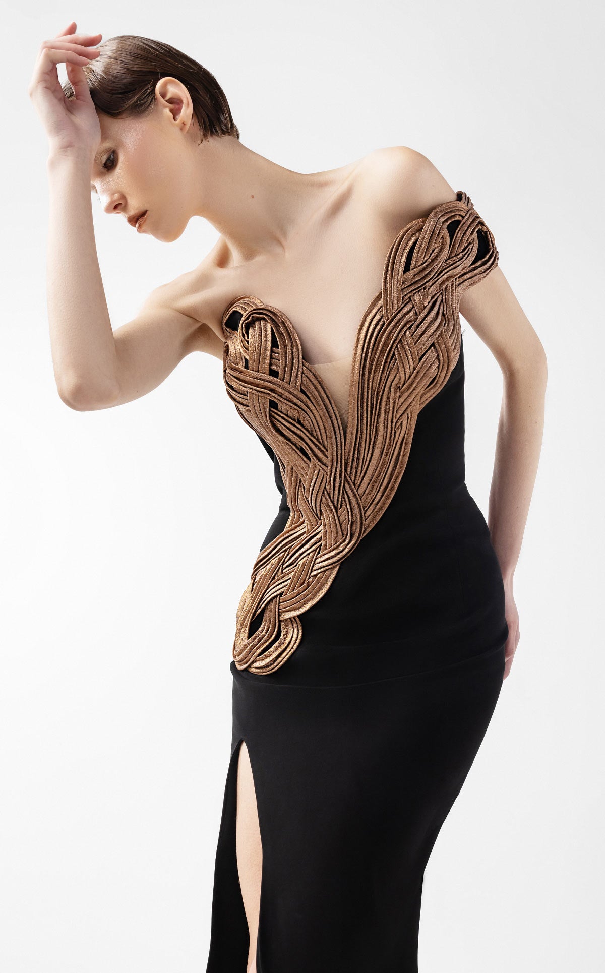 Midnight Noir Elegance with Sculptural Bronze Accents G2043