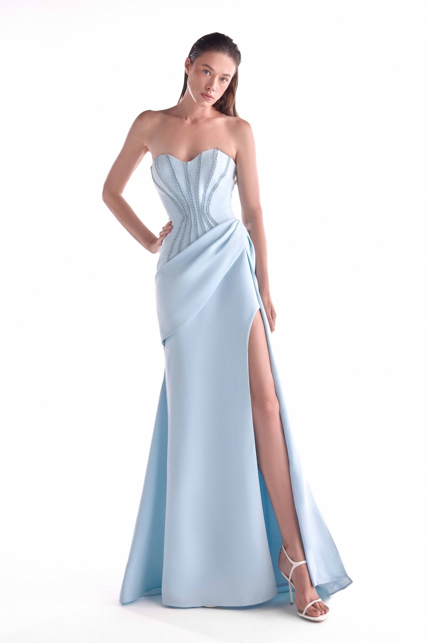 فستان أزرق جليدي مزين بالخرز عند الخصر موديل G2139