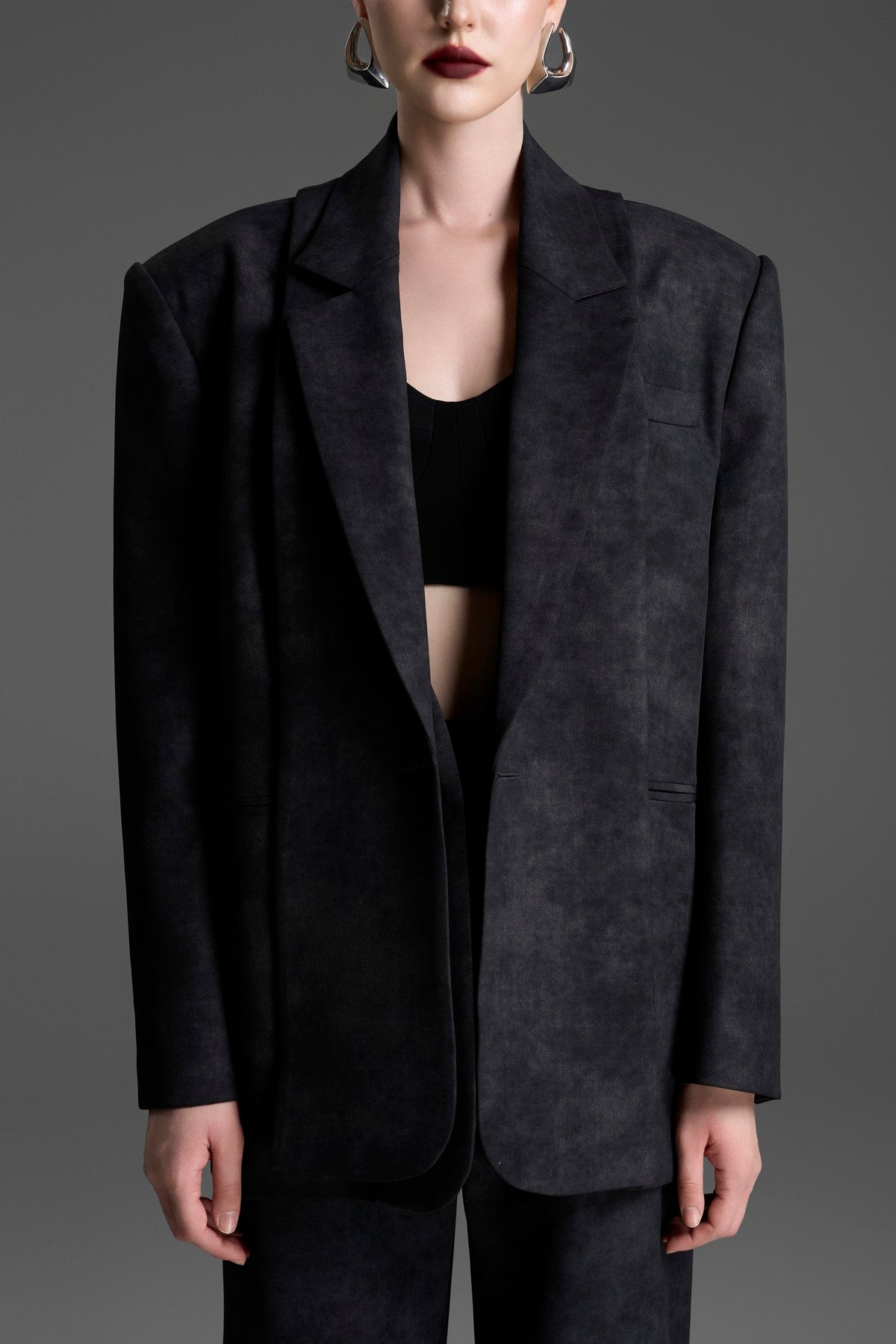 Blazer with a Detachable Collar and a Grey-Black Wash