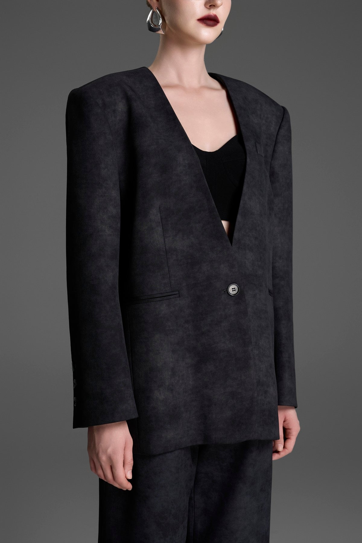 Blazer with a Detachable Collar and a Grey-Black Wash