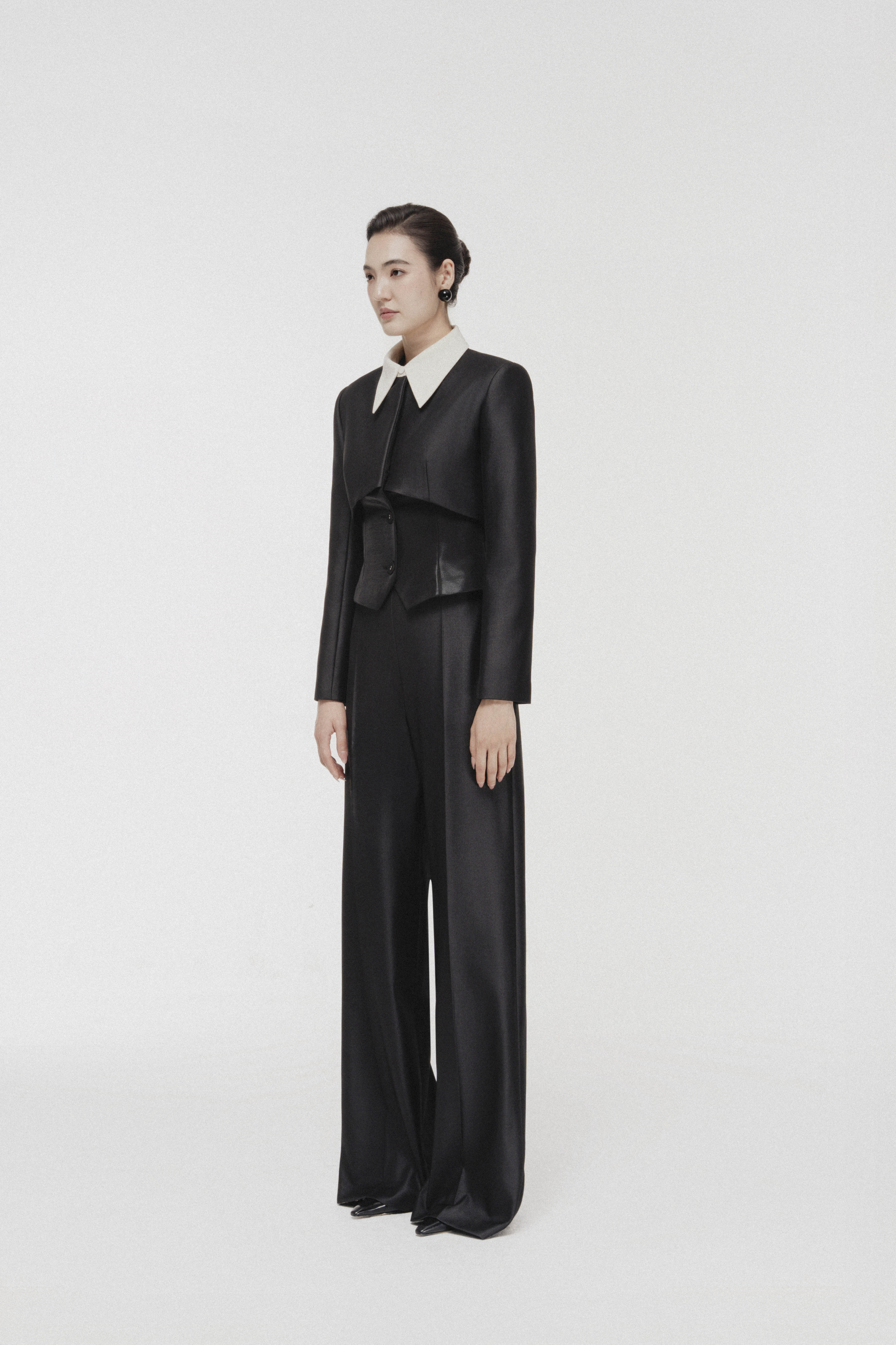 High-Waist Pleated Wide-Leg Trousers in Black