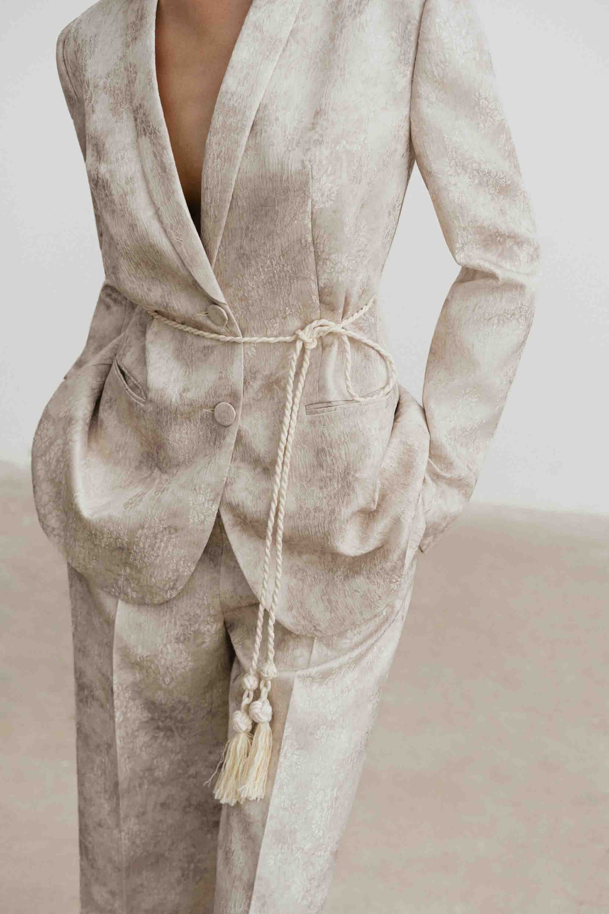 Jacquard V-Neck Blazer