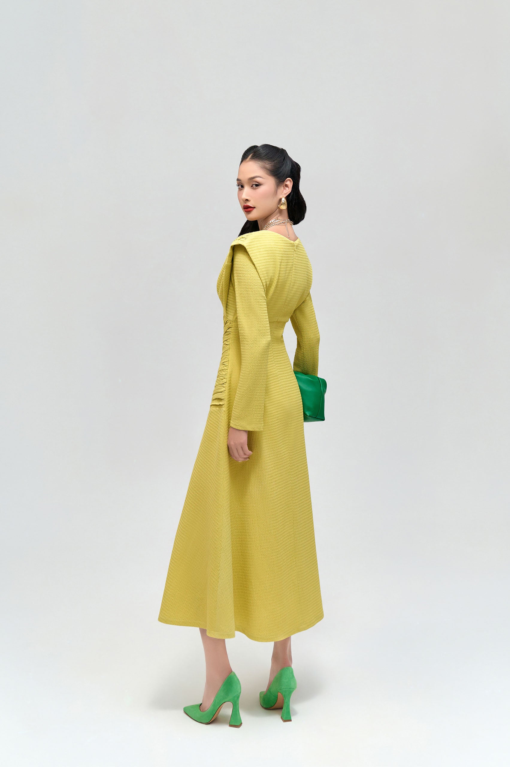 Juniper Pinch Smocking Shoulder Dress