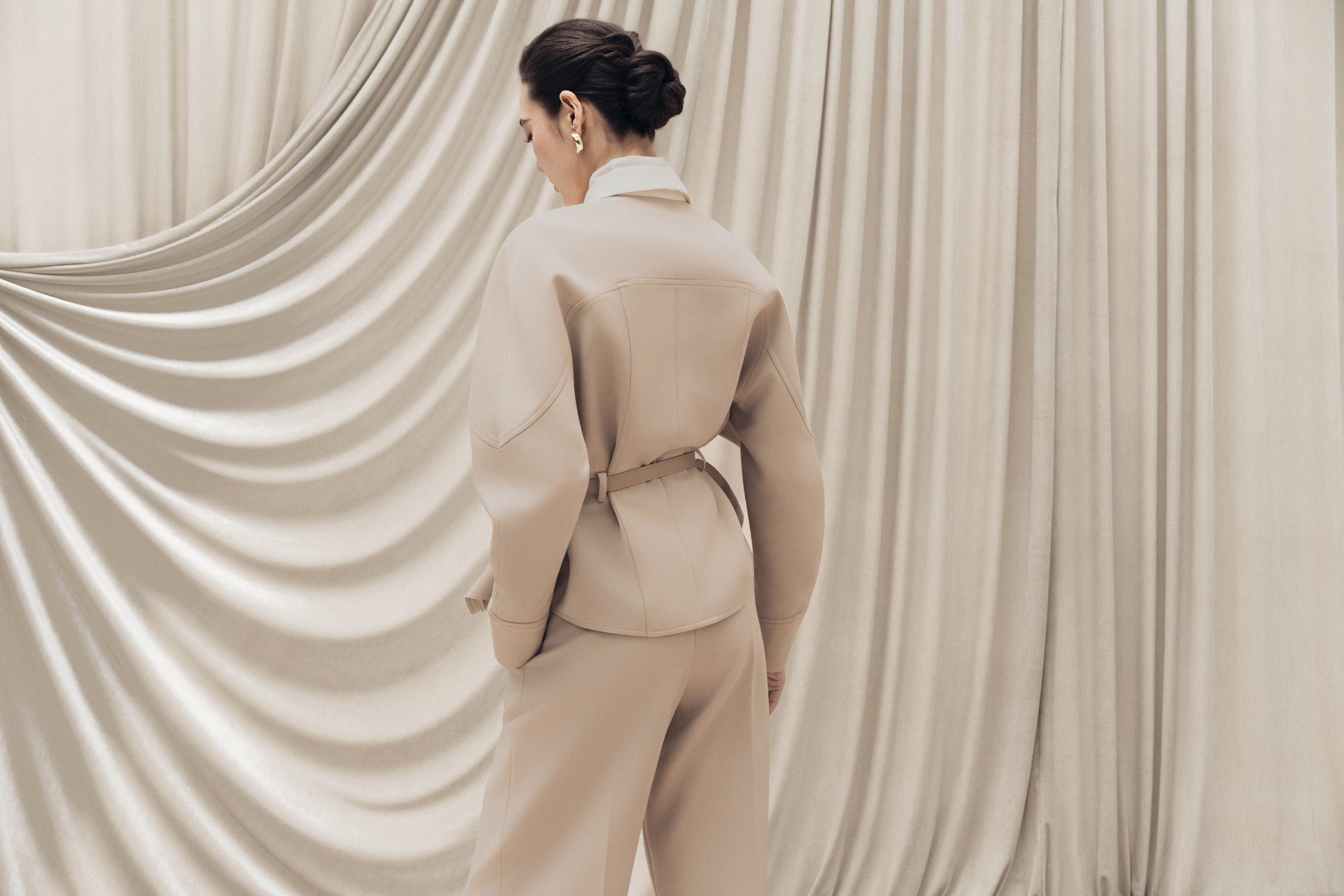 Quilted Structure Short Jacket & Leg Trousers in Hazelnut