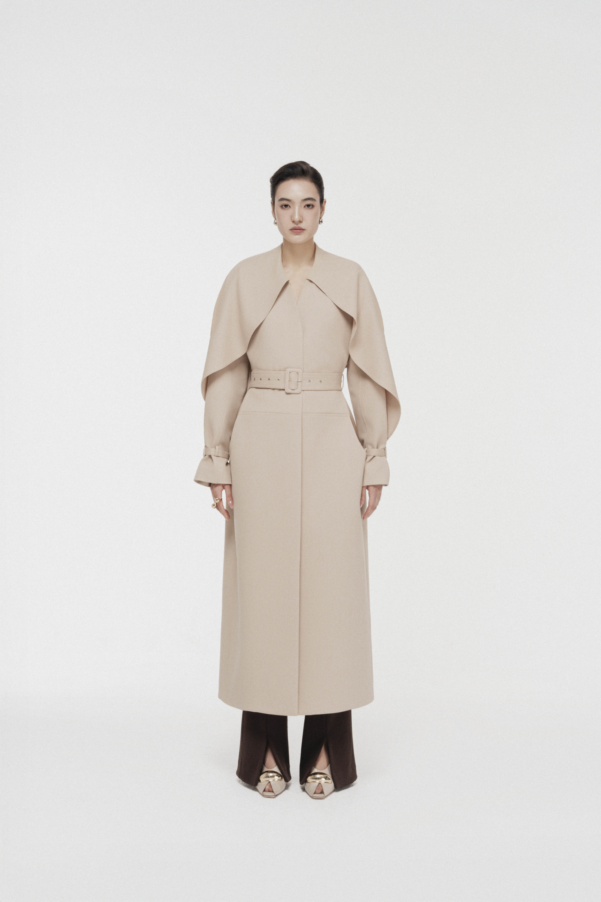 Cape-Collar Structured Trench Coat in Hazelnut
