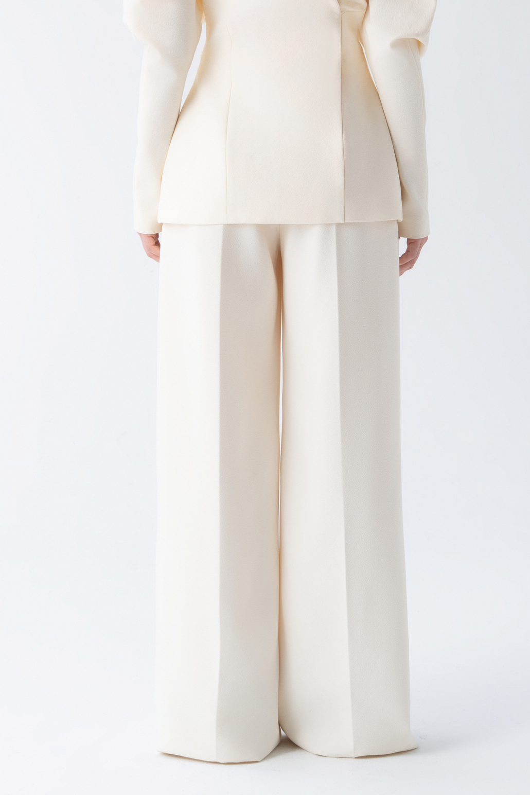 فستان ميدي كريستال ملفوف من سيلستيا باللون الكريم