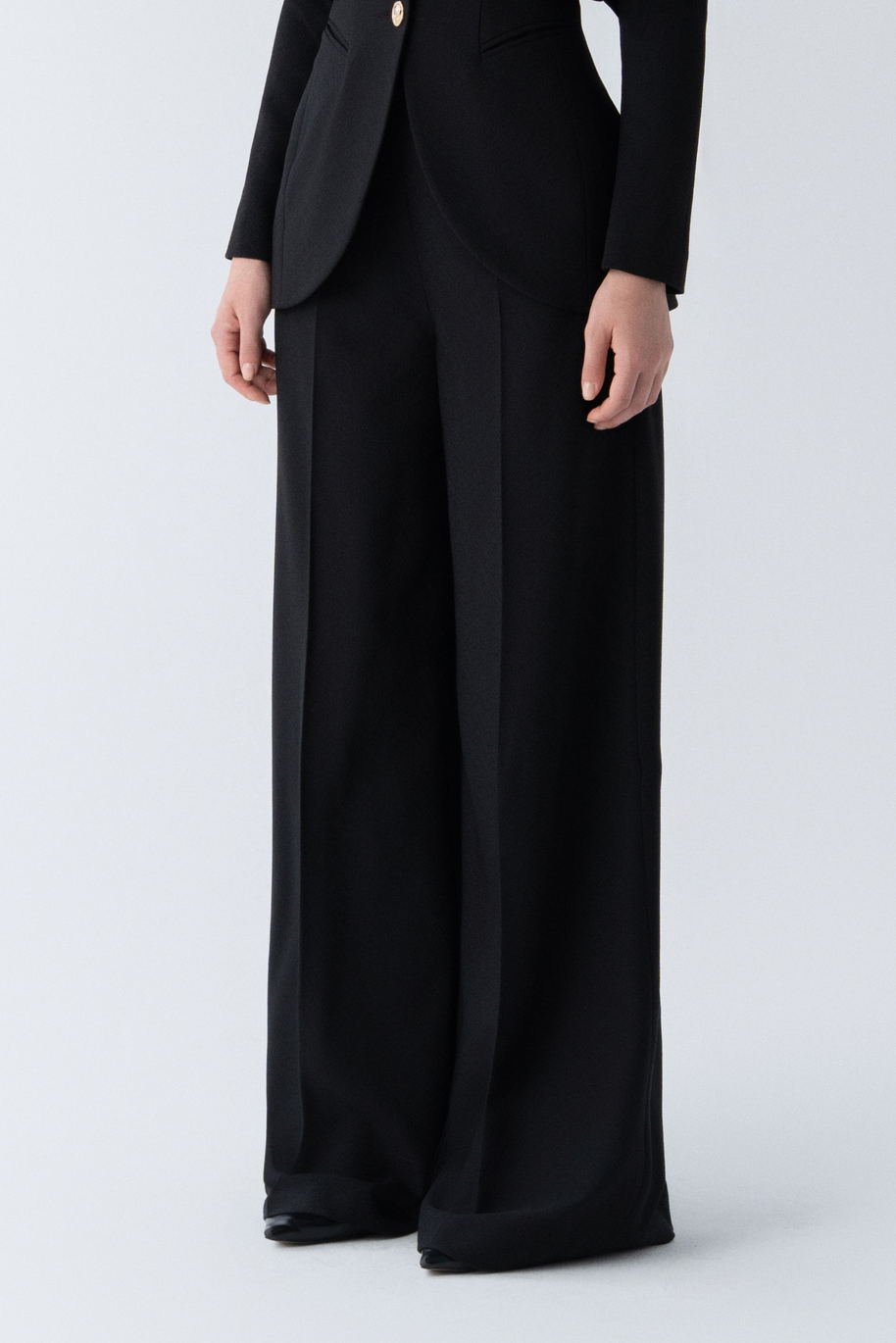 فستان ميدي كريستال ملفوف من سيلستيا باللون الكريم