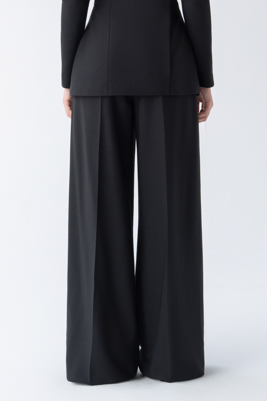 فستان ميدي كريستال ملفوف من سيلستيا باللون الكريم