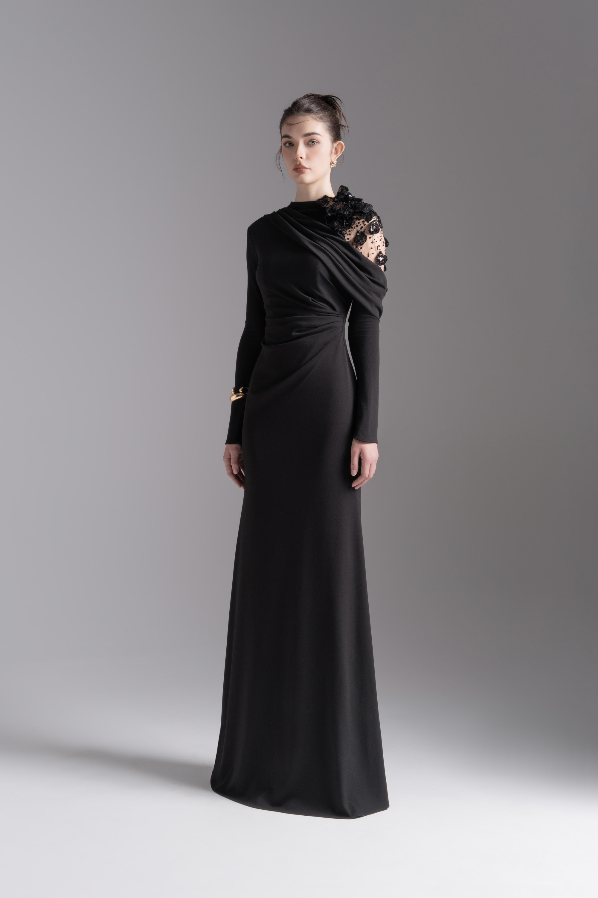 Lace Halo Midi in Black