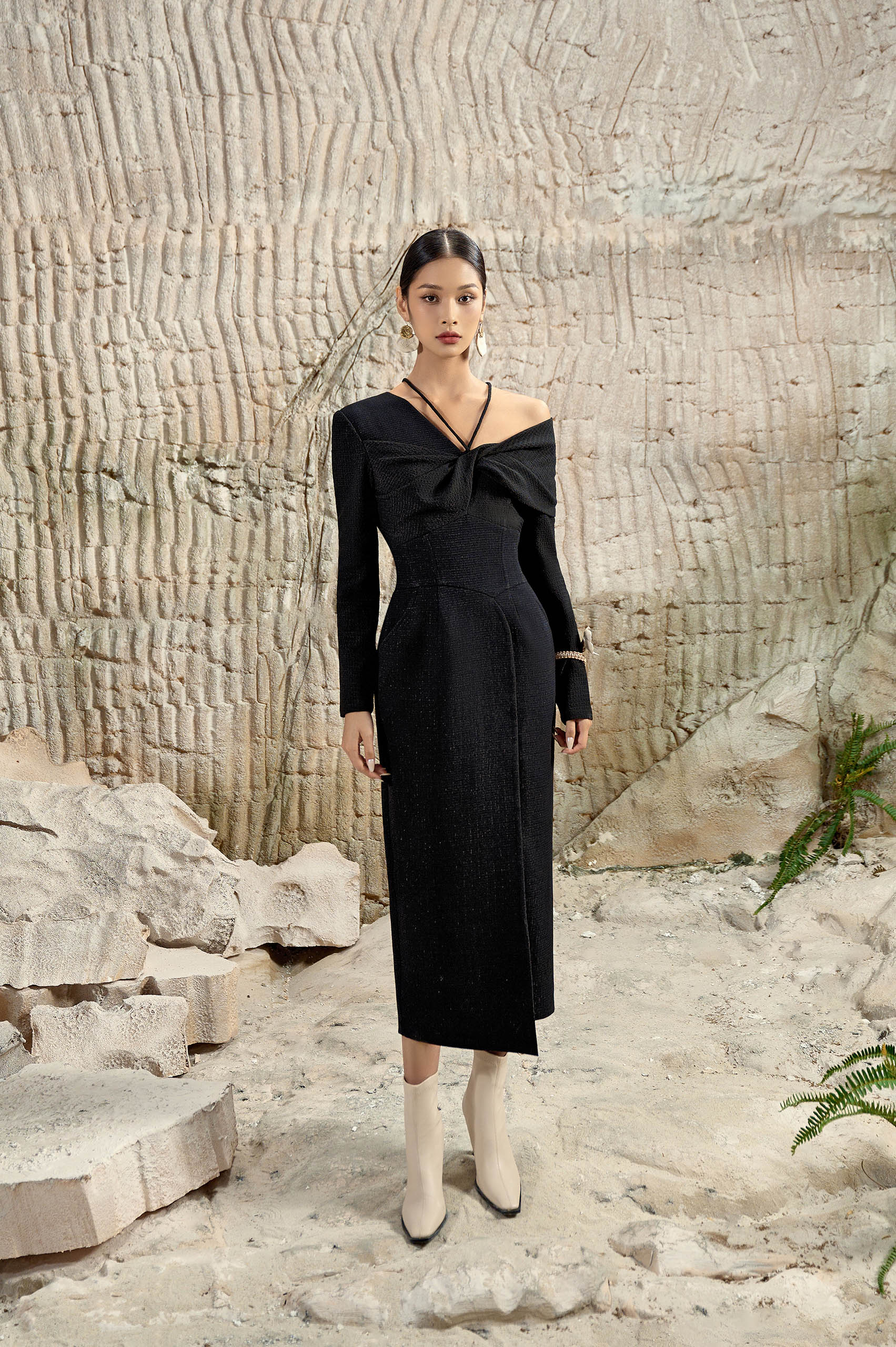 Gravel Diagonal Shoulder Dress