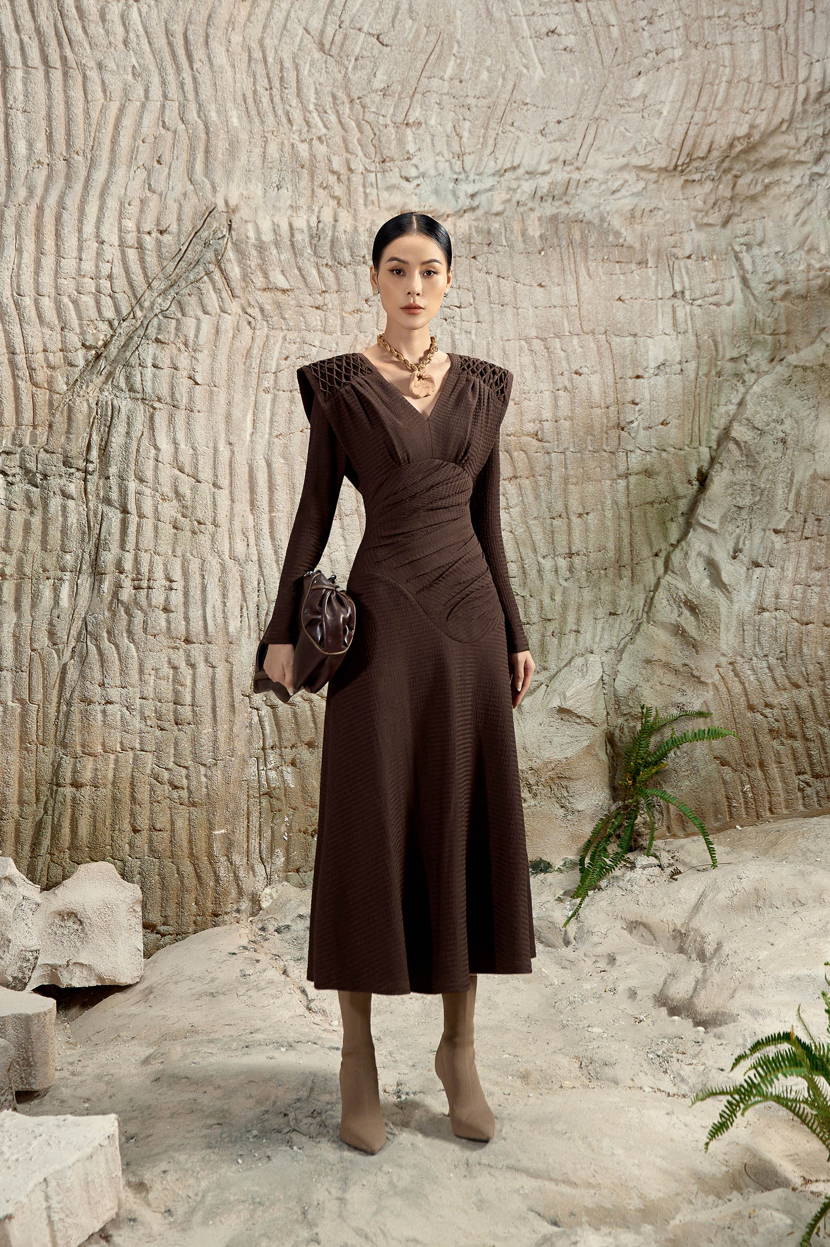 Amber Pinch Smocking Shoulder Dress