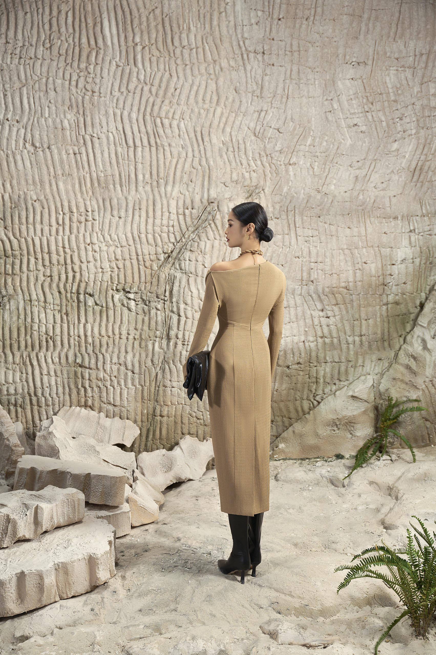 Light Oak Wrinkled Pencil Dress