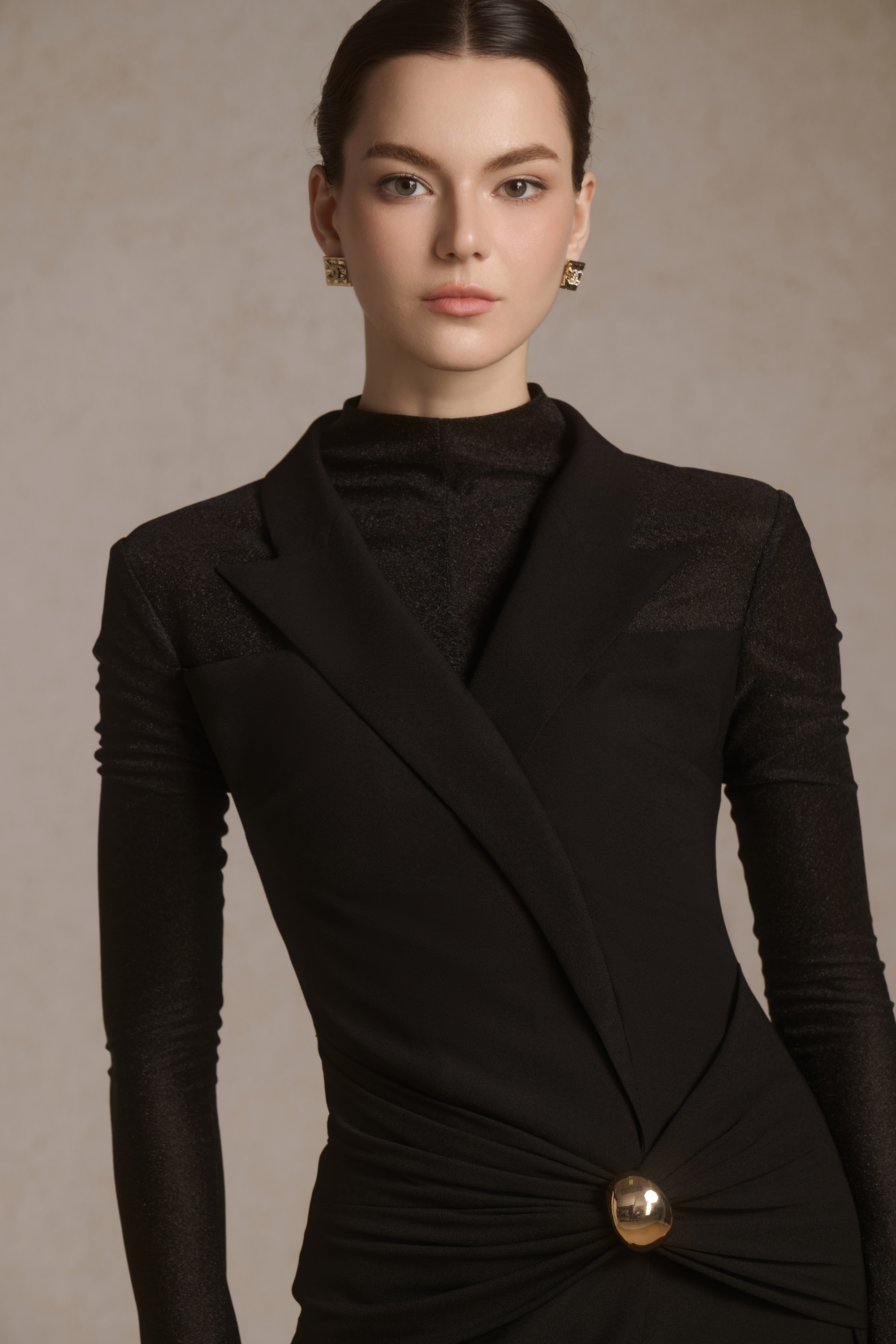 Vesta Knot Midi in Black