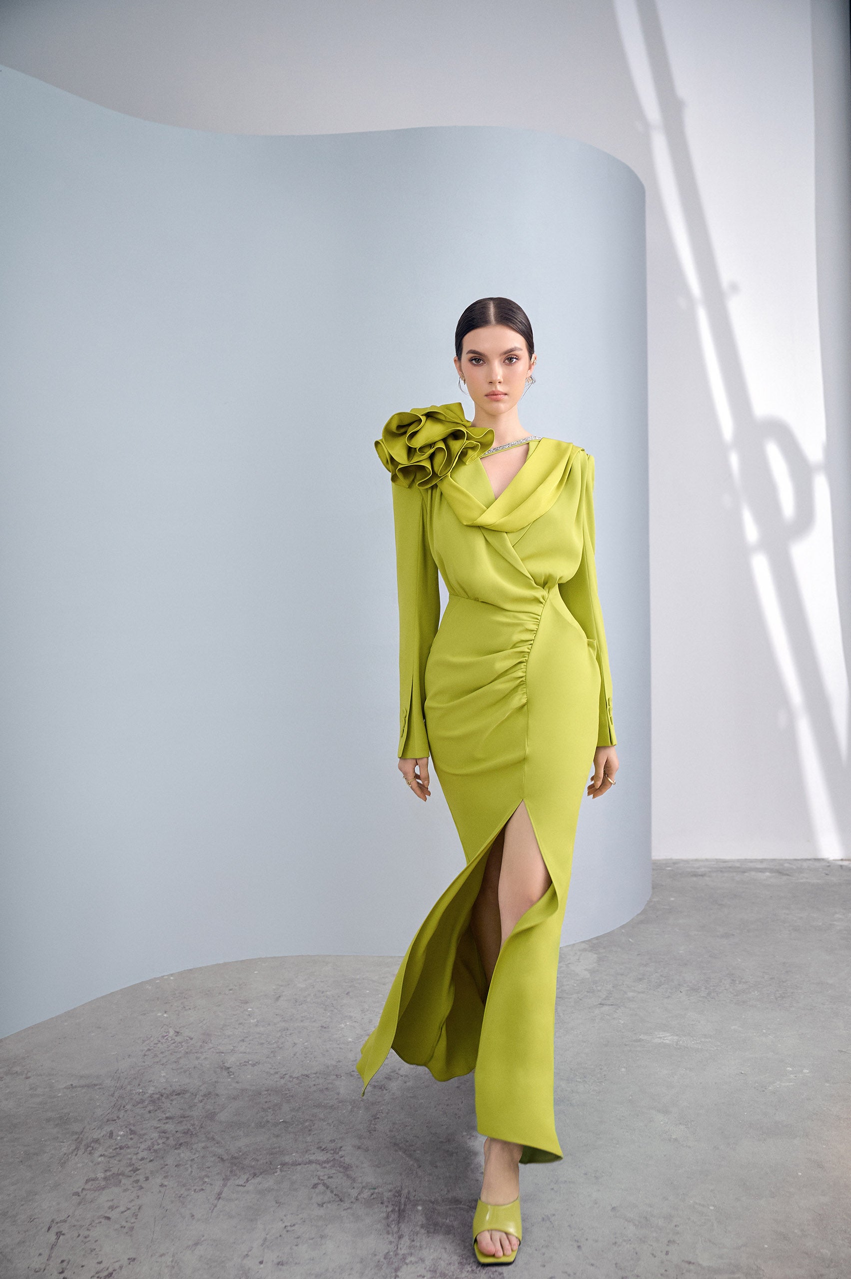 green dress yellow fish Lilting Tail Slit A whole swarm of Color:Heavy Embellished Palace Dress Enjoying Dinner - Picture OCT24