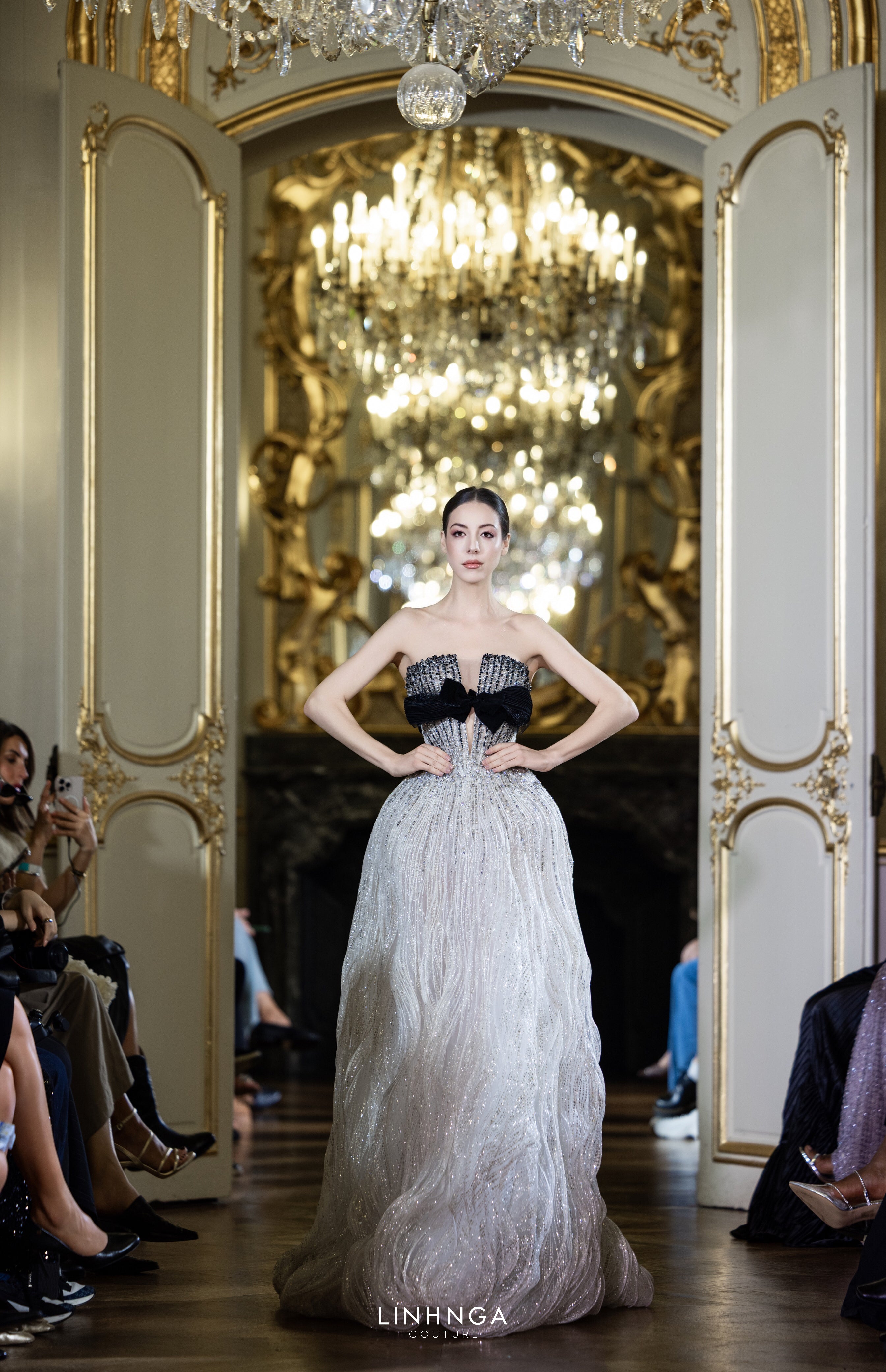 Linh Nga LMBAT247 – Strapless Bow-Front Gown