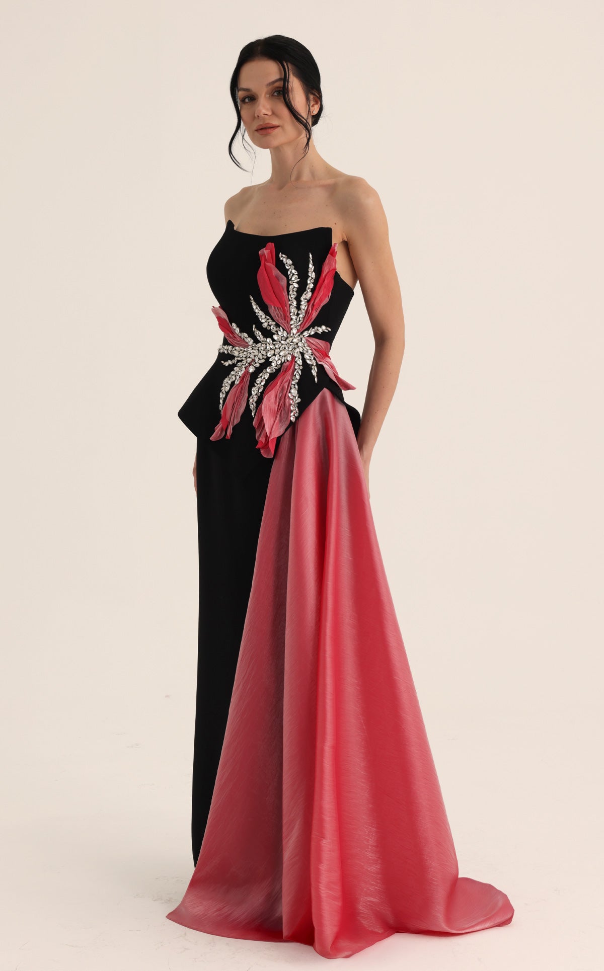 MNM Couture O07806