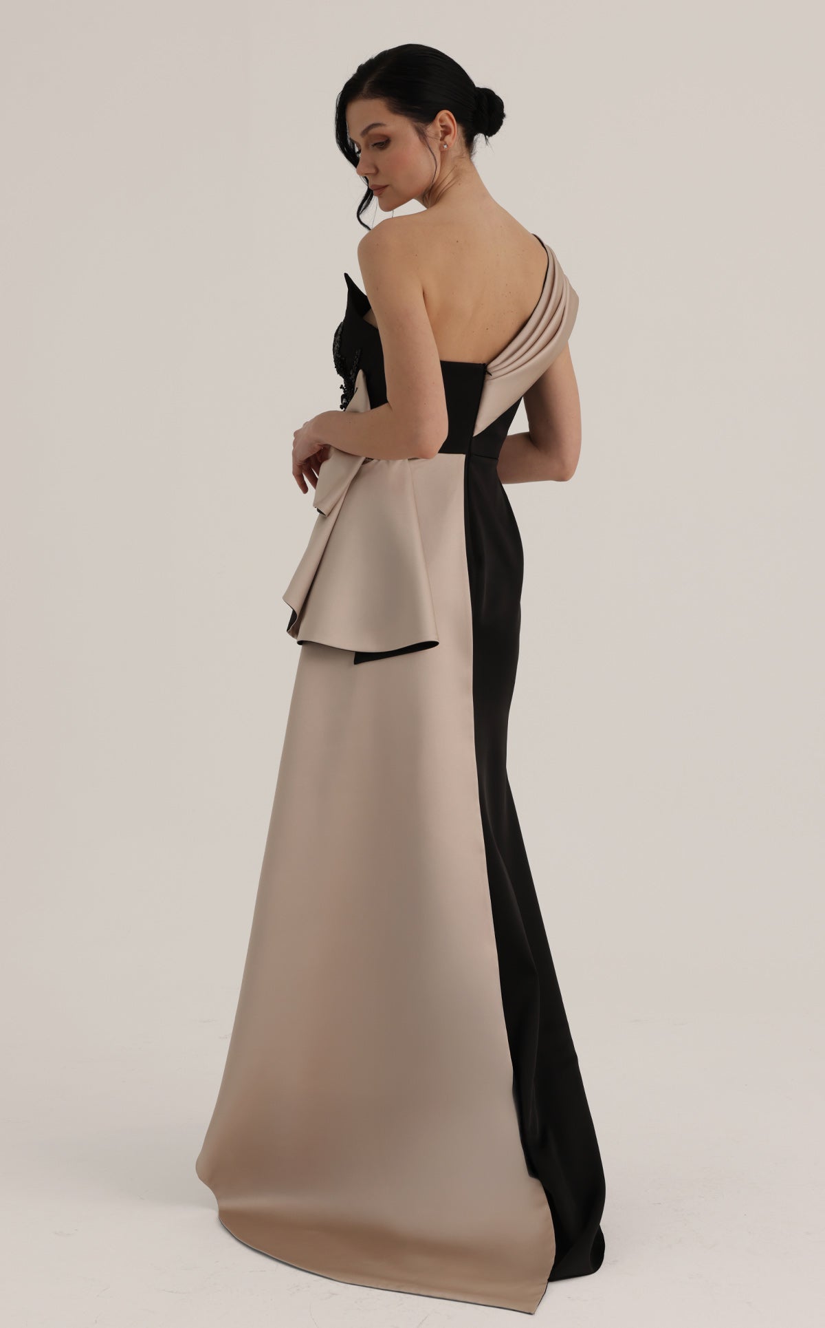 MNM Couture O07853