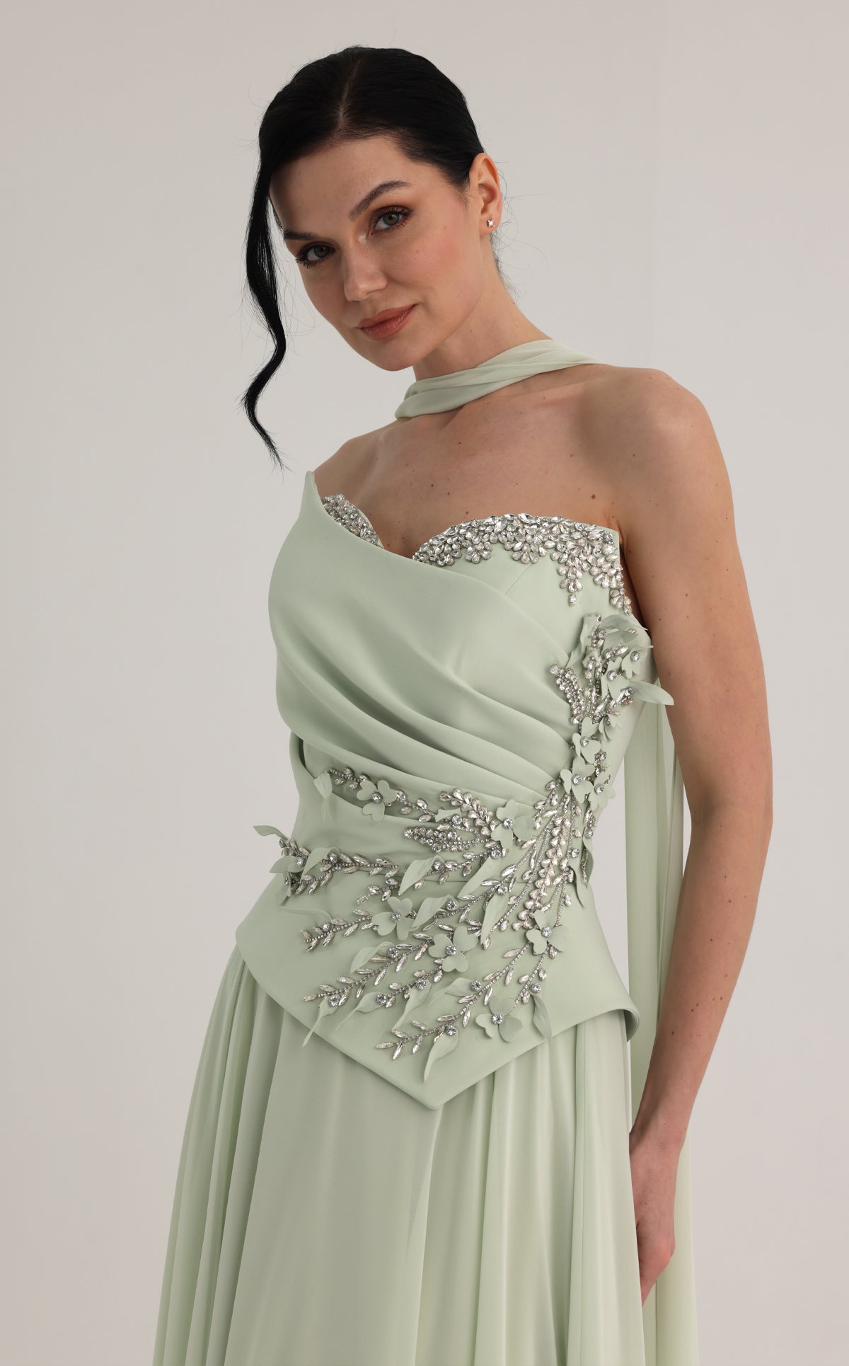 MNM Couture O07856