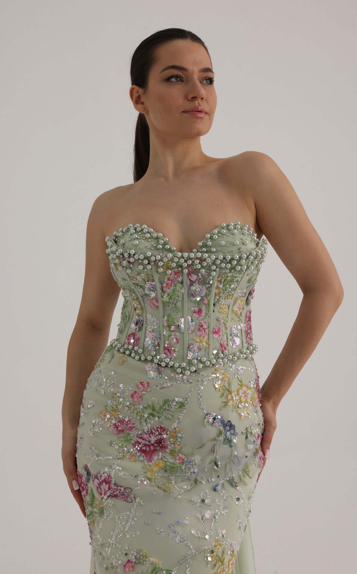 MNM Couture O07858