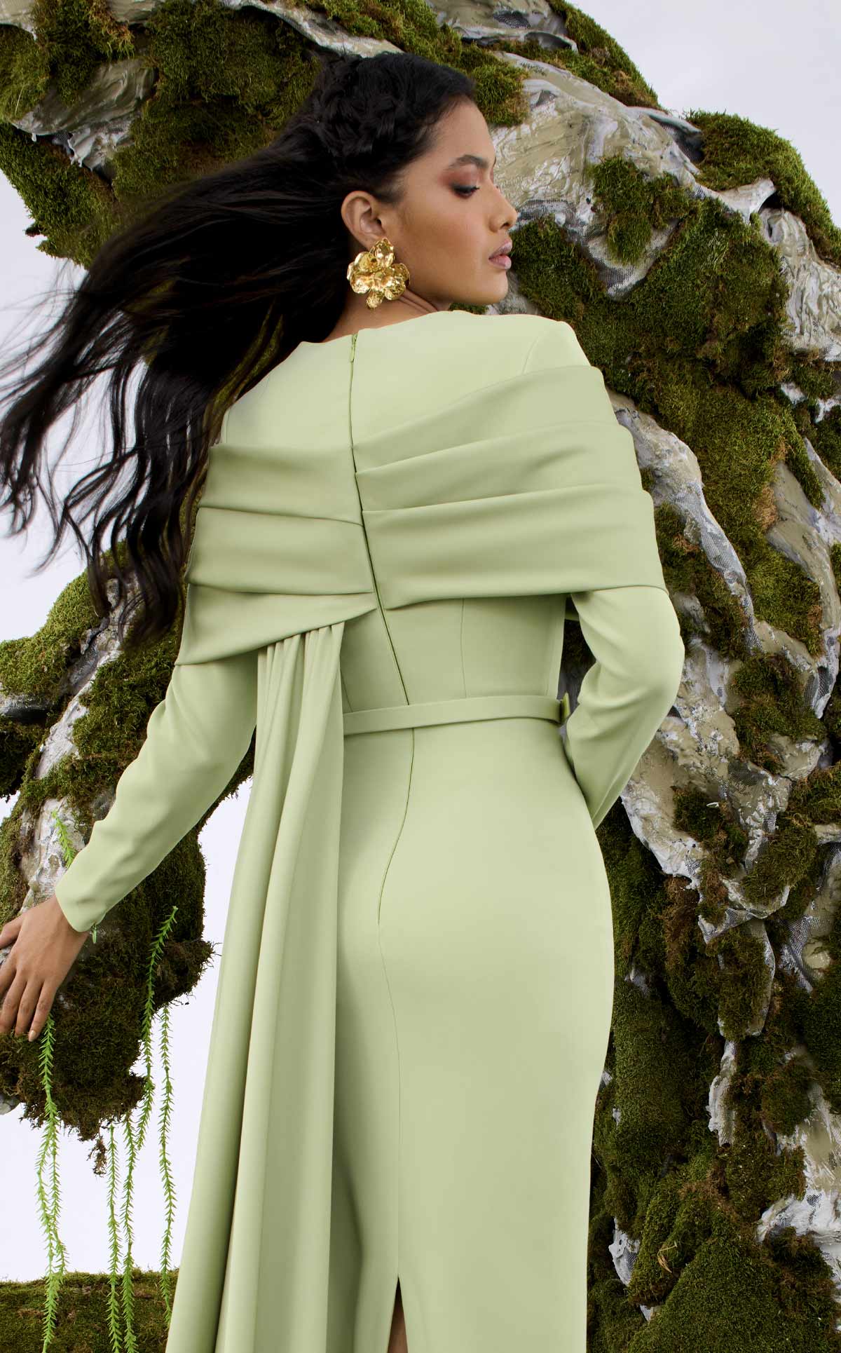 Style N0672 Light Green Column Gown with Cape Train