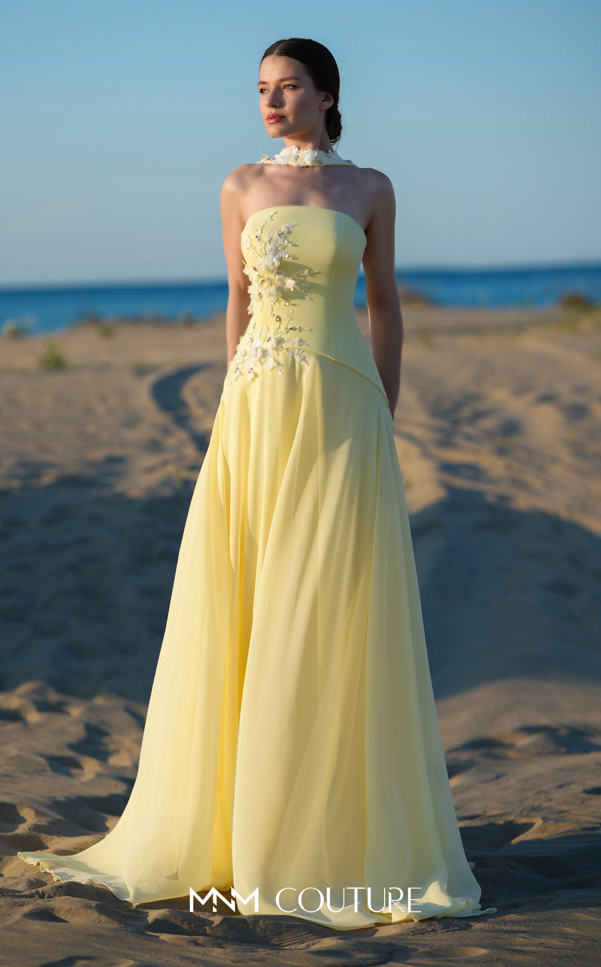 MNM Couture O09001