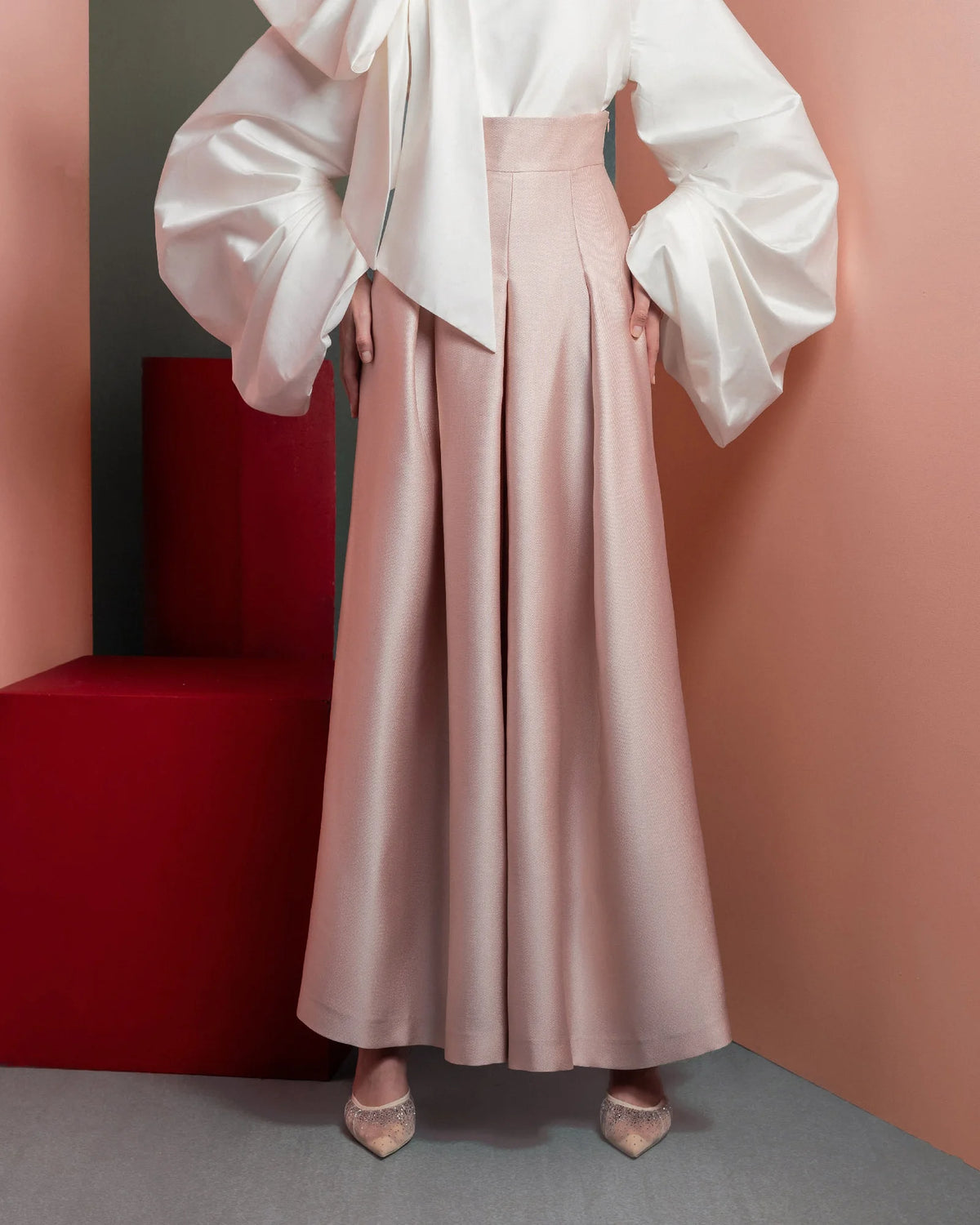 Style GOF2523 Exaggerated Sleeves White Taffeta Blouse Chic Pink Wide-Leg Pants