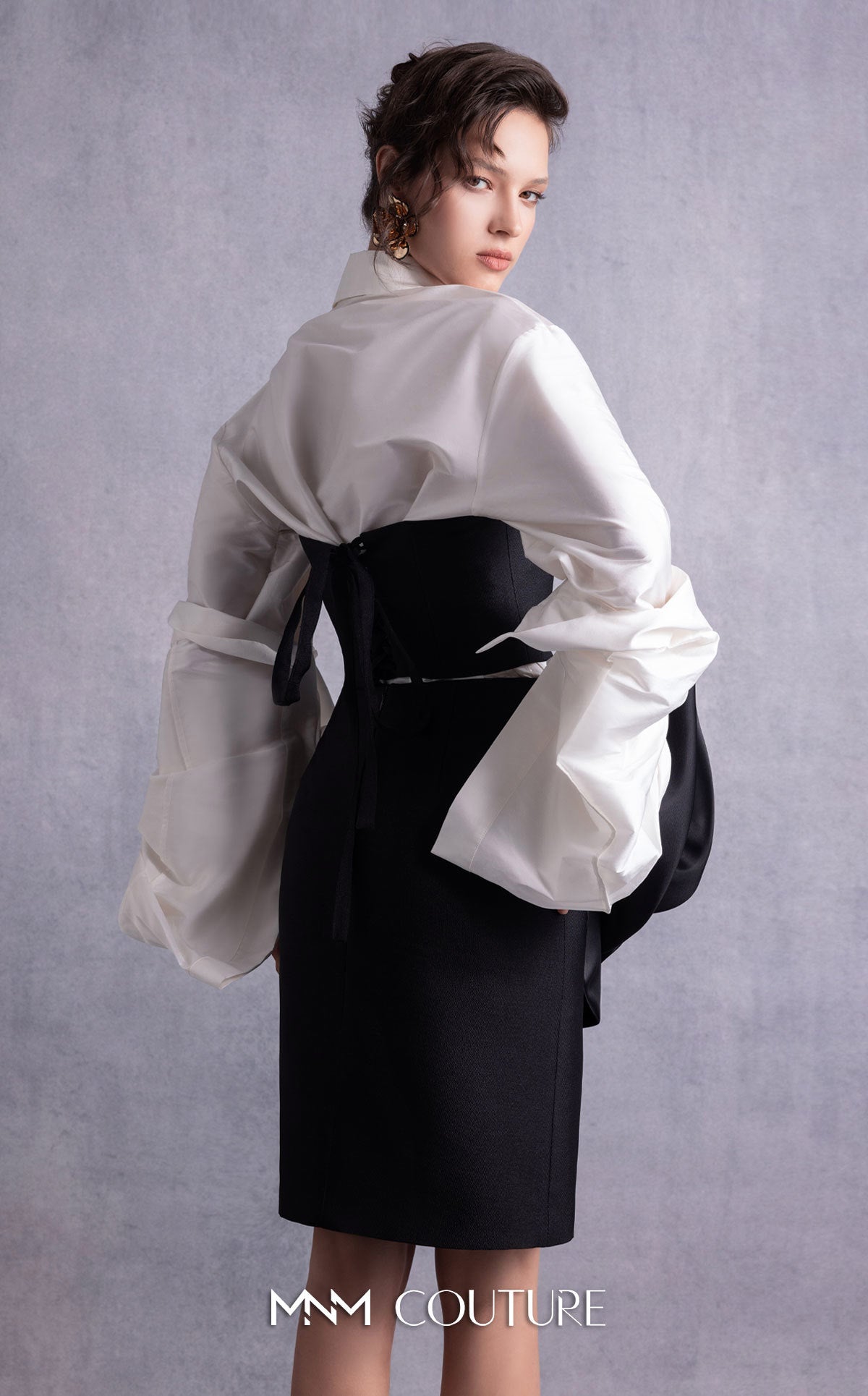 Style GOS2526 Exaggerated Sleeves Off-White Taffeta Blouse Black Piqué Corset Skirt
