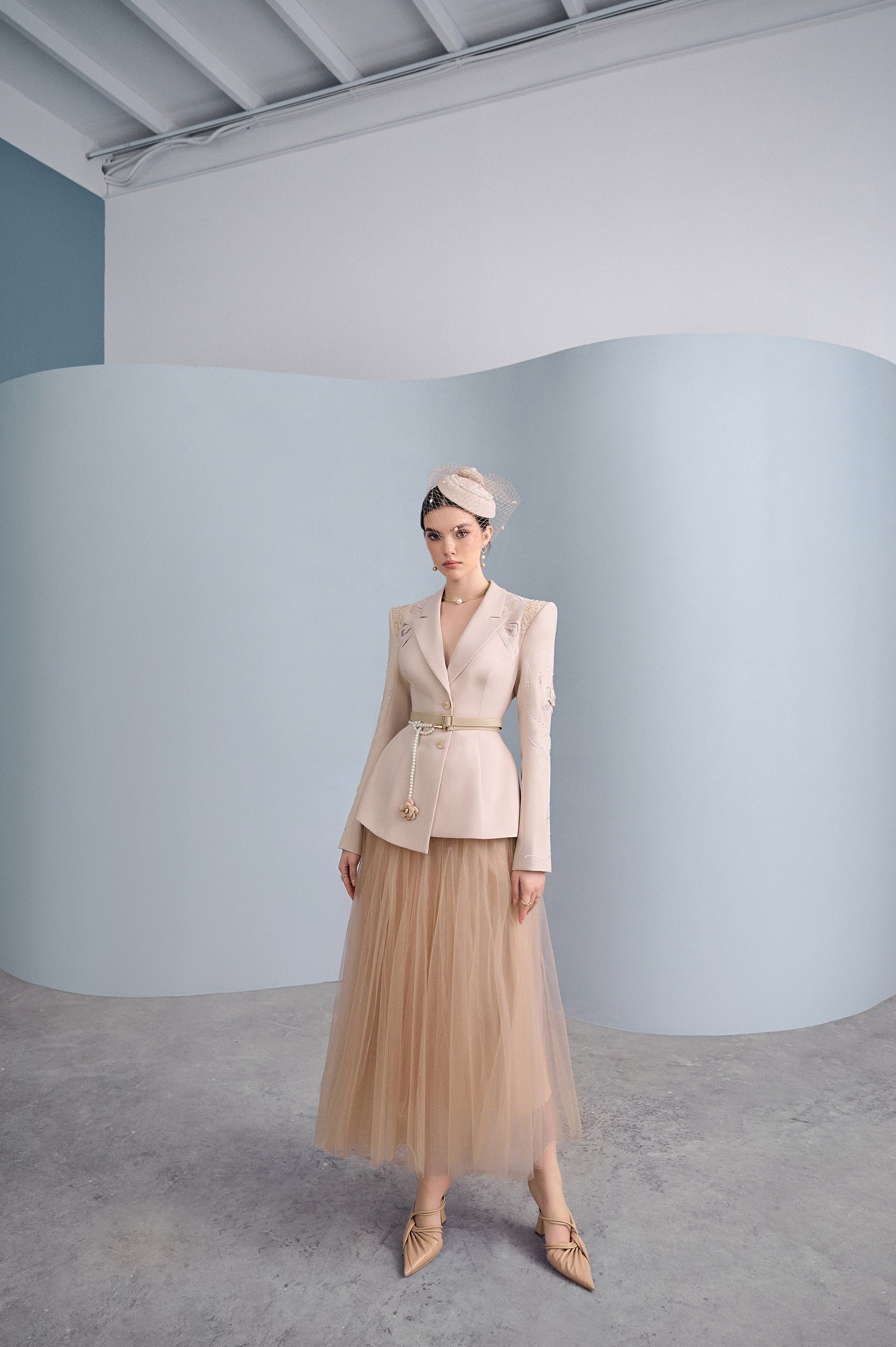 تنورة شيفون باللون الجملي VL1006