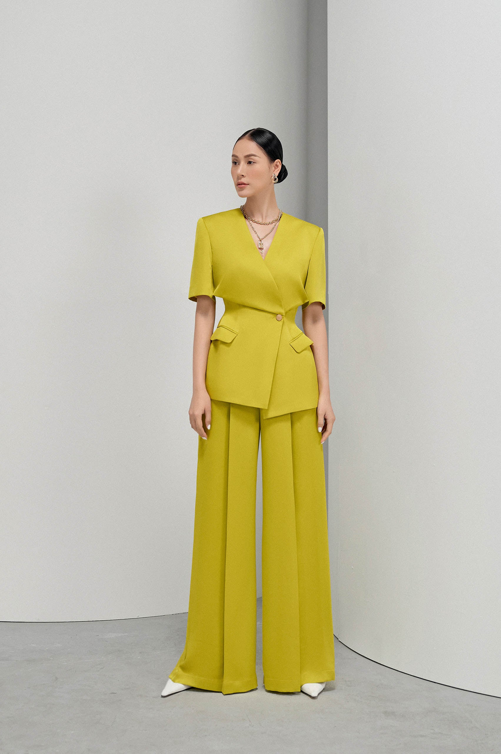 Luster Puffed Hips Vest Yellow Green Breeze Straight Pants