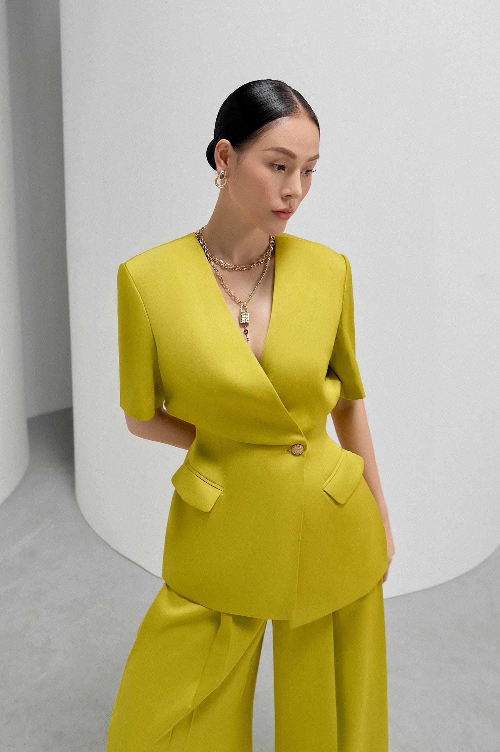 Luster Puffed Hips Vest Yellow Green Breeze Straight Pants