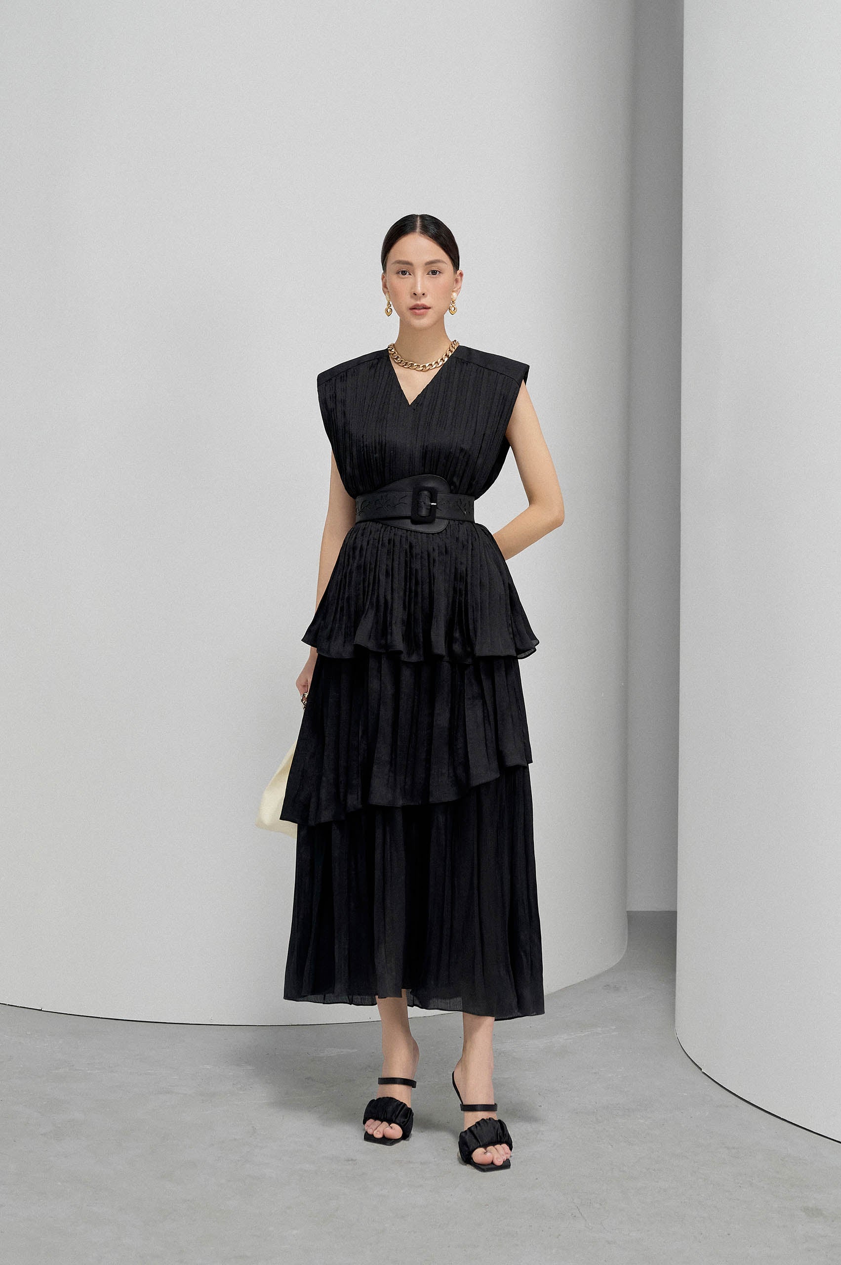 Black Square Shoulder Tunic Dress VL1004