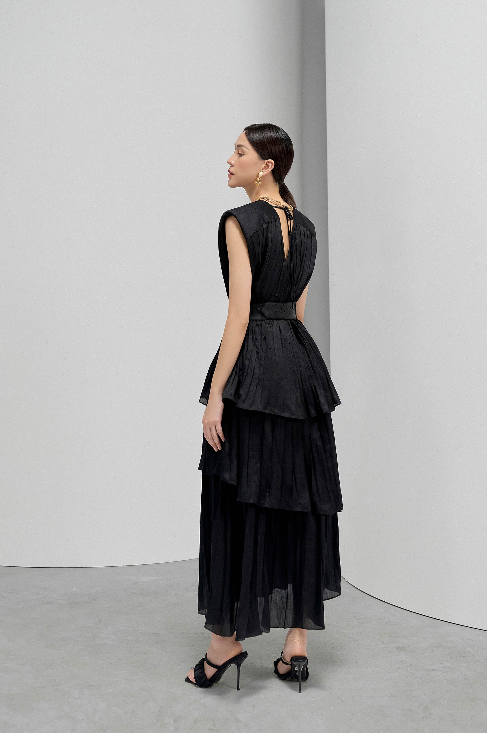 Black Square Shoulder Tunic Dress VL1004