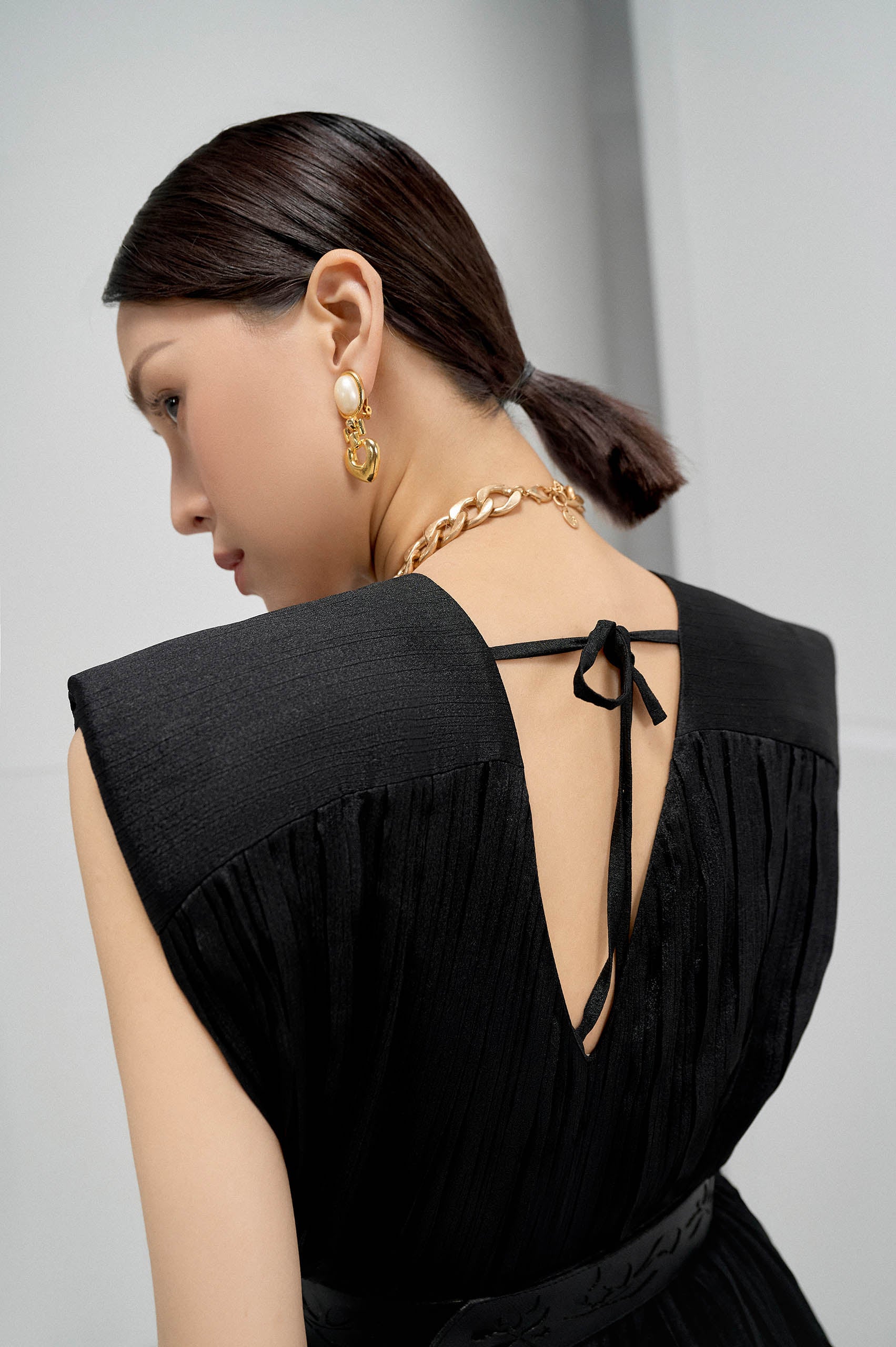 Black Square Shoulder Tunic Dress VL1004