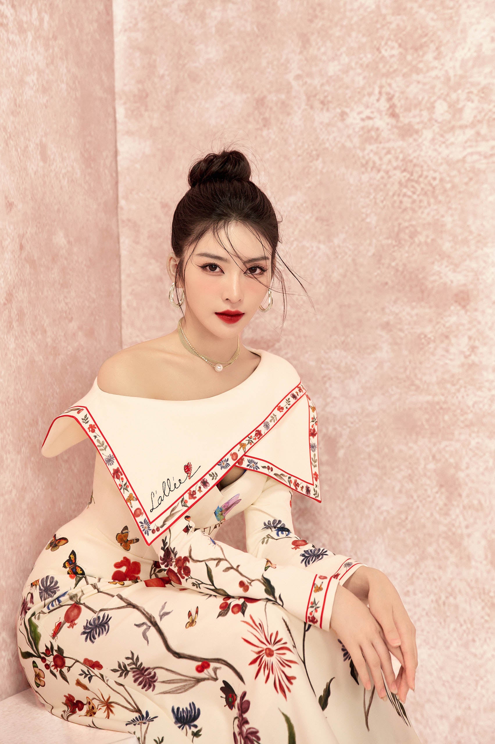 Elegant Letter Flower Dress VL1010