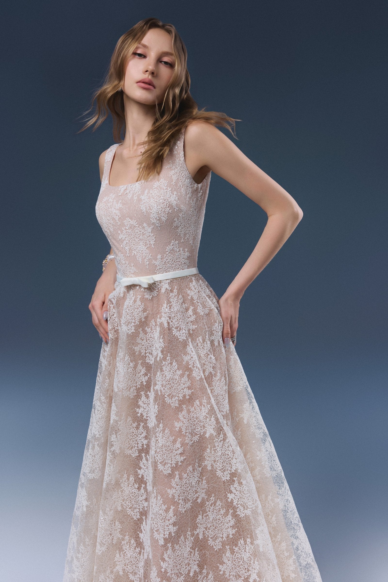 YURI DRESS image 4
