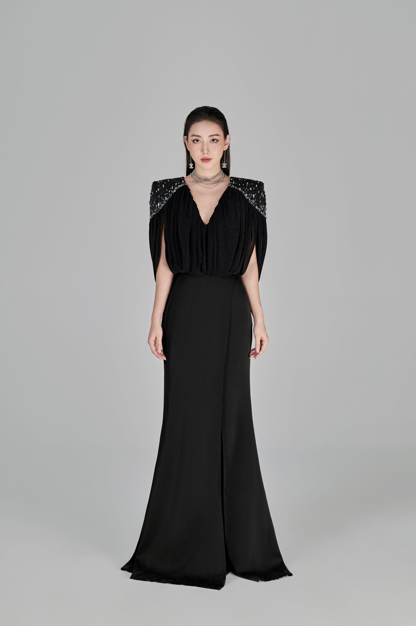 Leila V-neck Fishtail Gown Leila V-neck Fishtail Gown