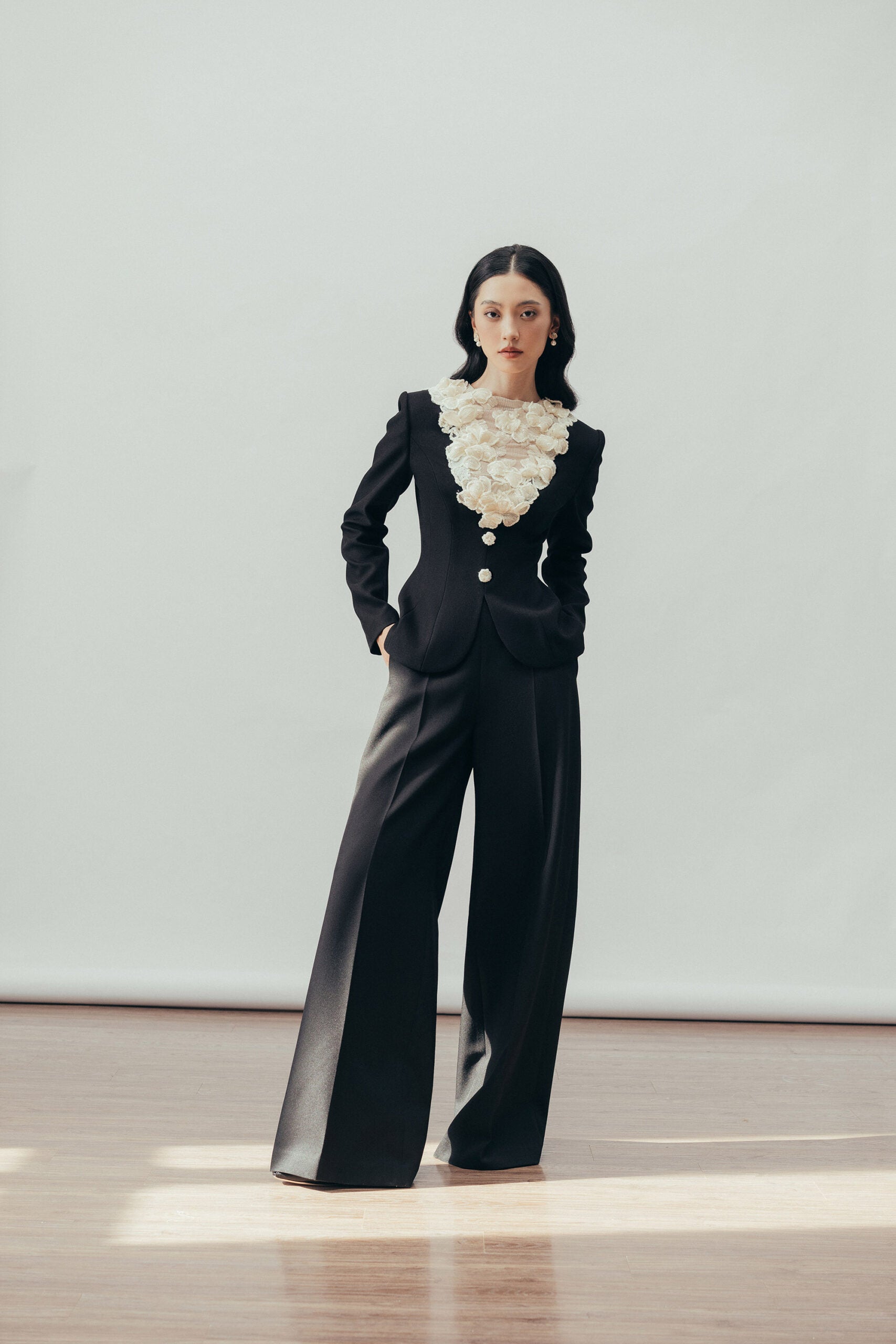 Aether Pleated Pants VL887