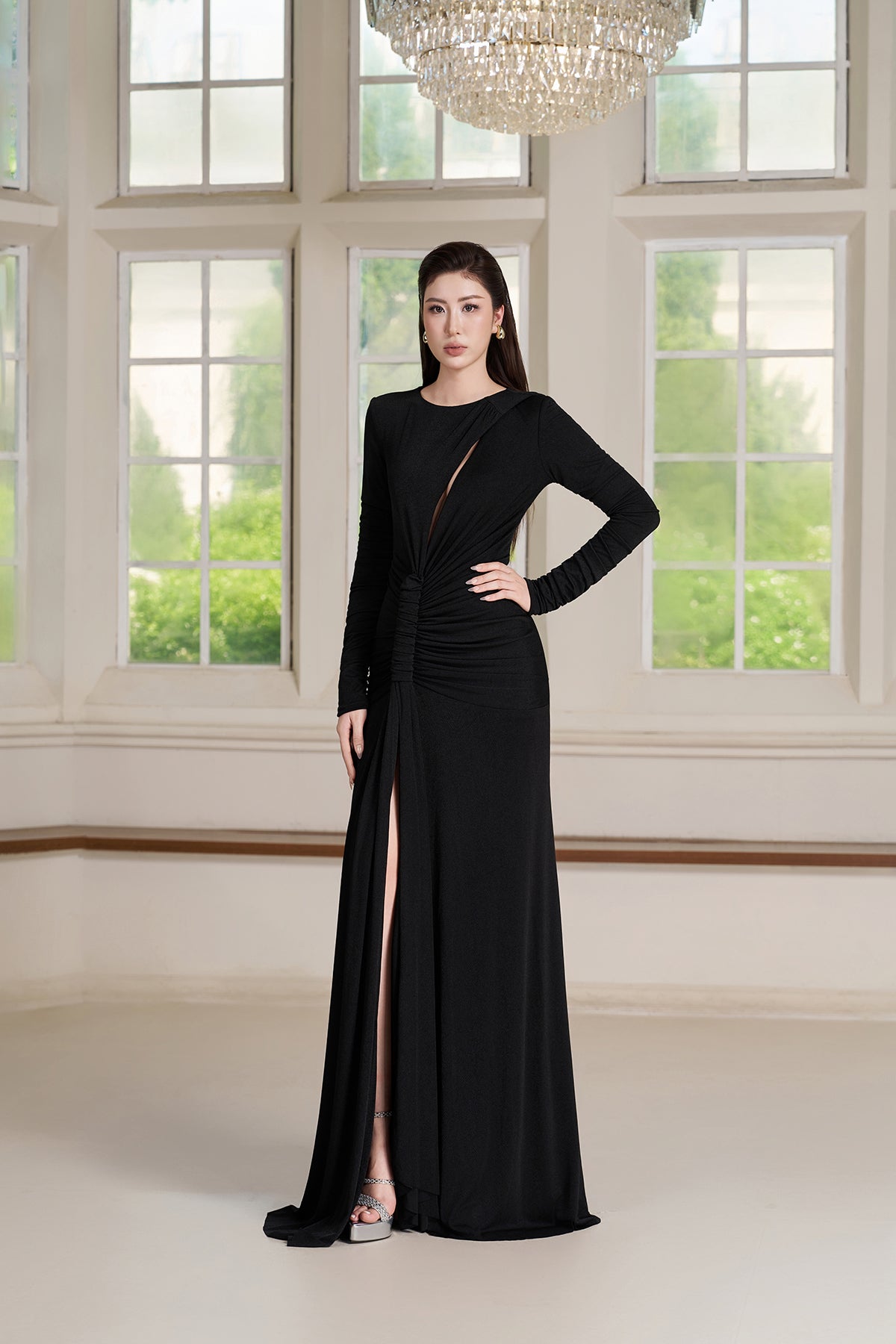 Vee Dress – Black Maxi Dress