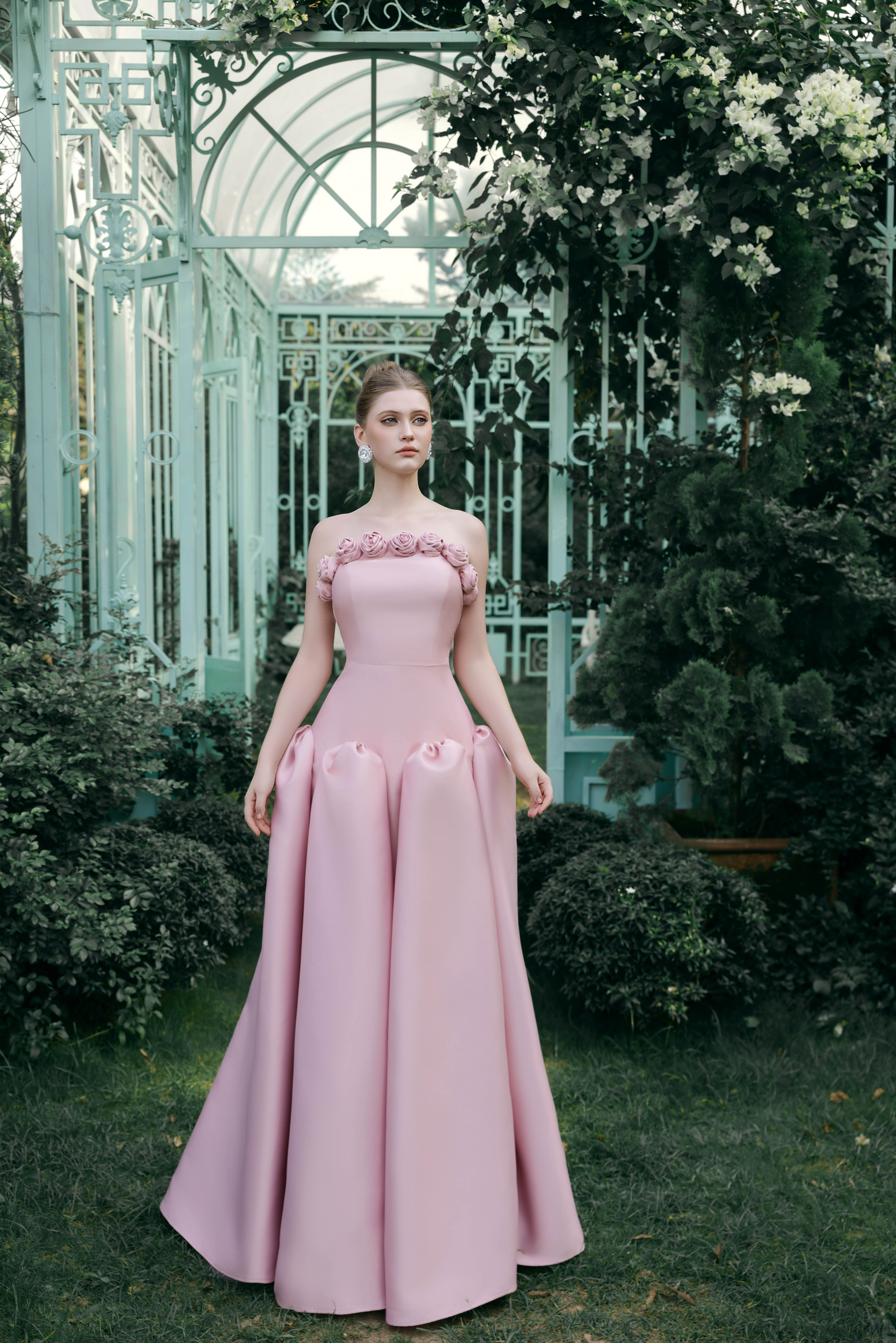 Noa Dress – Strapless Rosette Ballgown